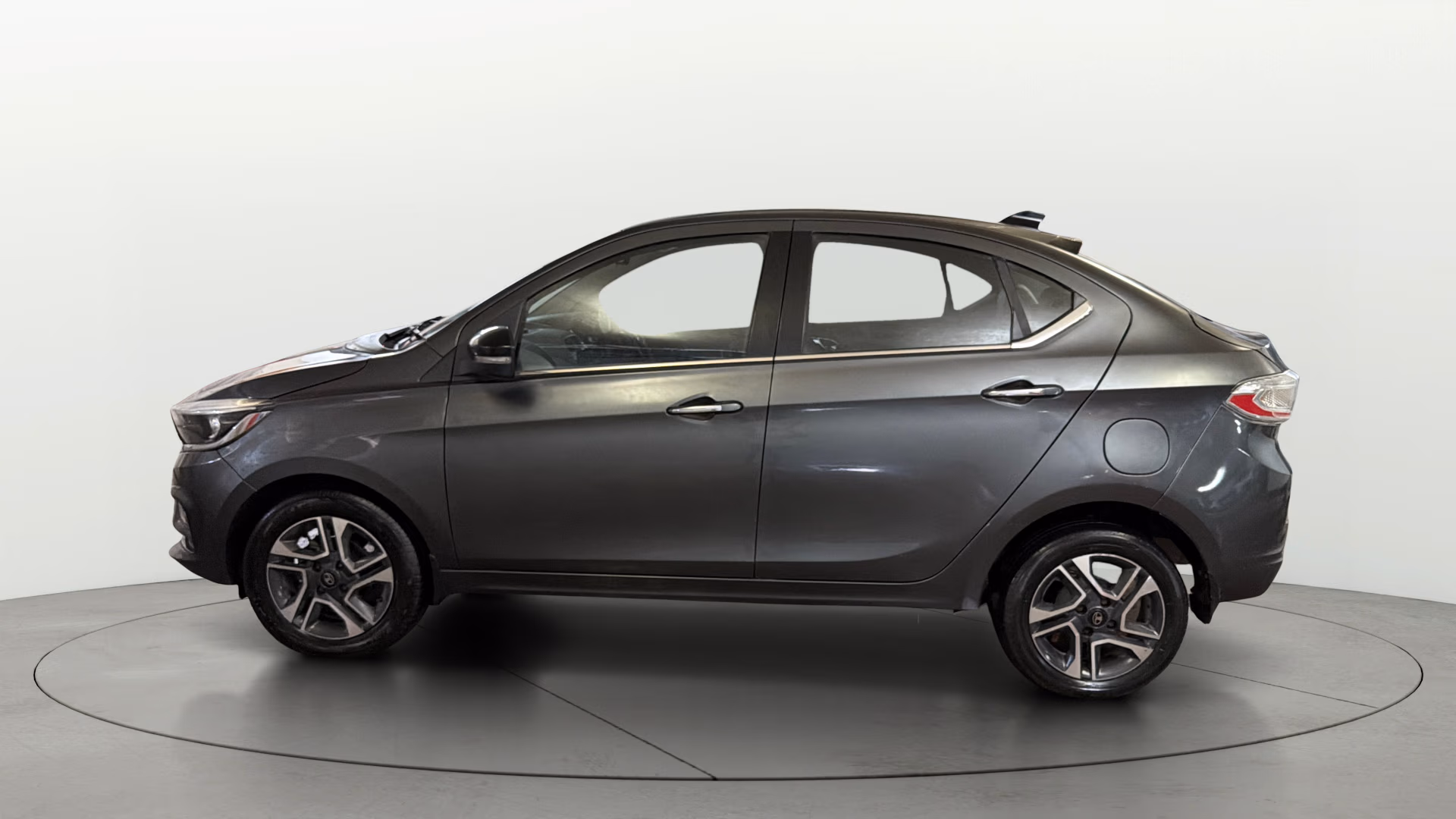 View 2021 Tata Tigor XE Diesel Image 25 Used 2021 Tata Tigor XE Diesel Image 25