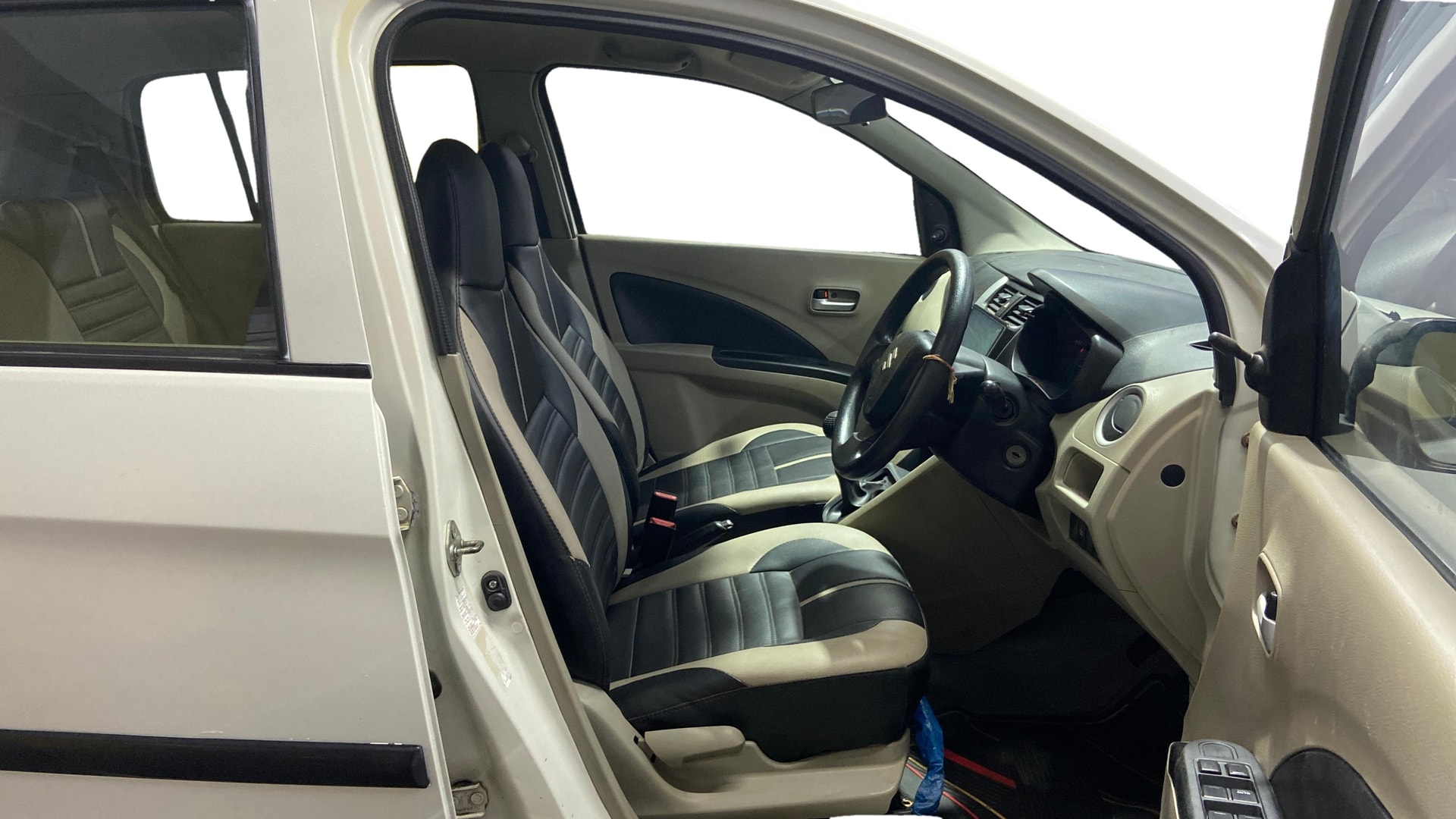 View 2015 Maruti Suzuki 1000 Base Variant Image 26 Used 2015 Maruti Suzuki 1000 Base Variant Image 26