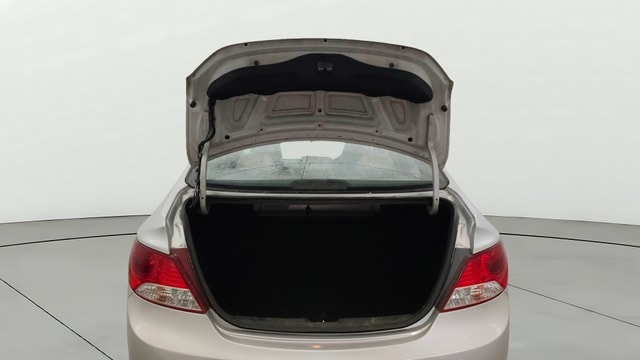 View Hyundai Fluidic Verna Image 16 Used Hyundai Fluidic Verna Image 16