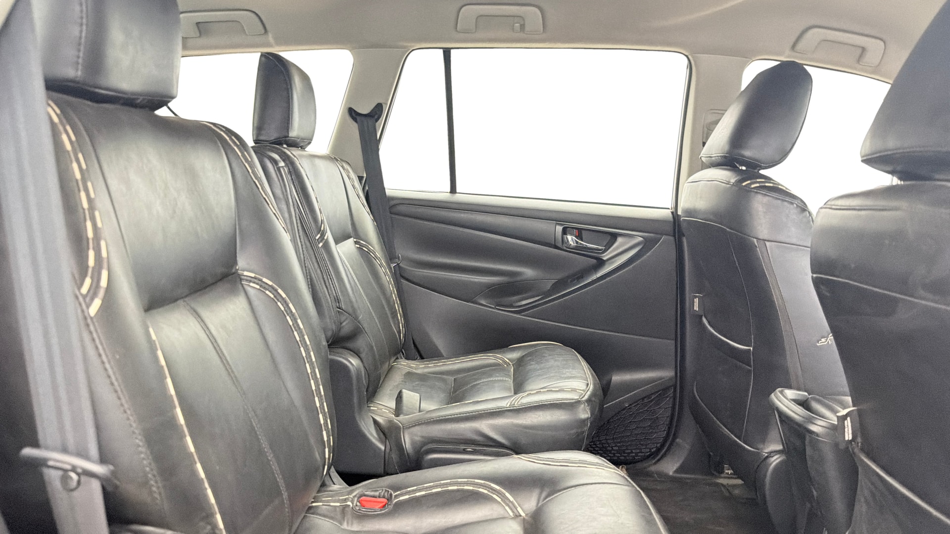 View 2019 Toyota Innova Crysta 2.4 G MT 7-Seater BS IV Image 30 Used 2019 Toyota Innova Crysta 2.4 G MT 7-Seater BS IV Image 30