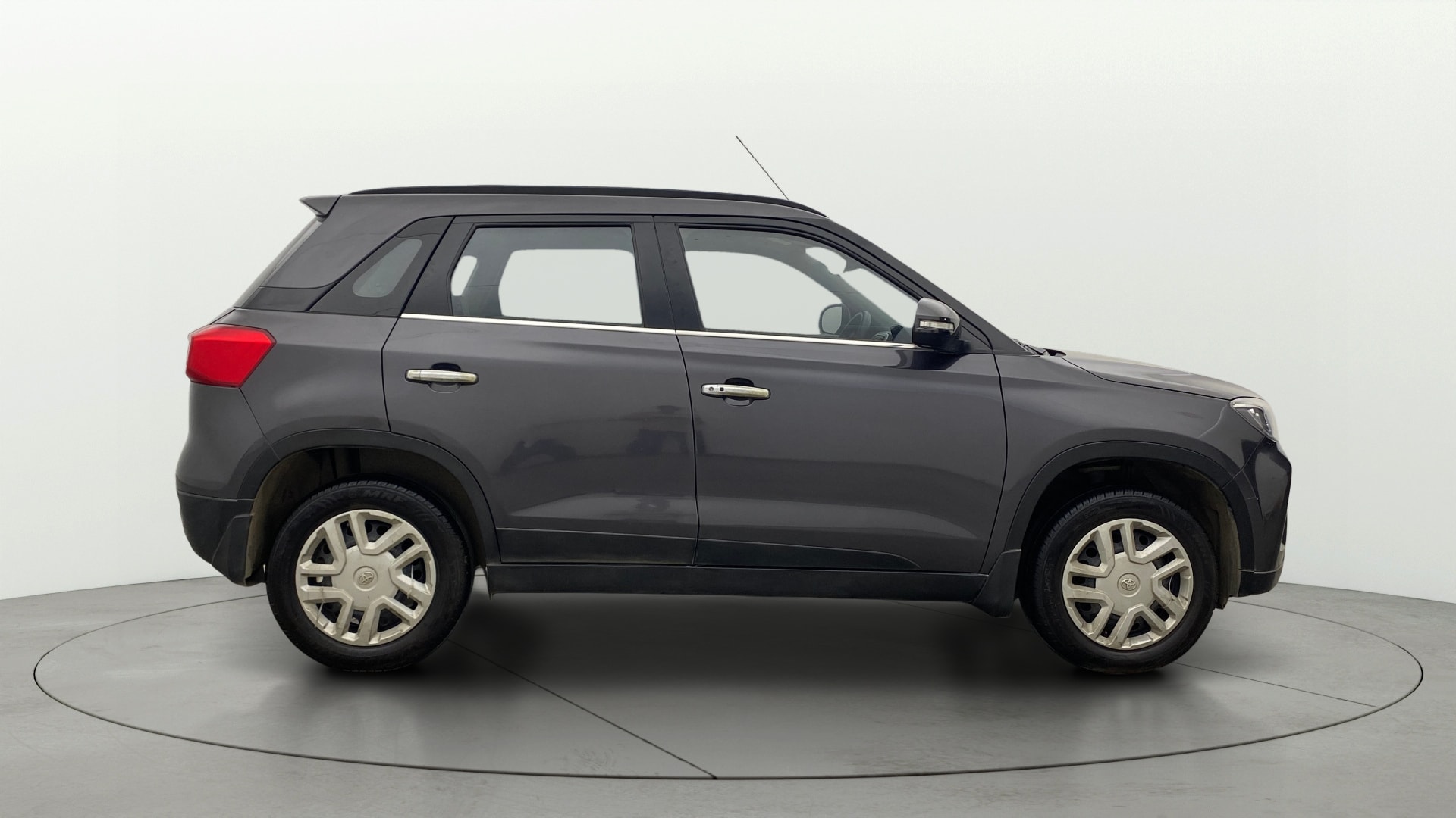 View 2022 Toyota Urban Cruiser Mid MT Image 8 Used 2022 Toyota Urban Cruiser Mid MT Image 8
