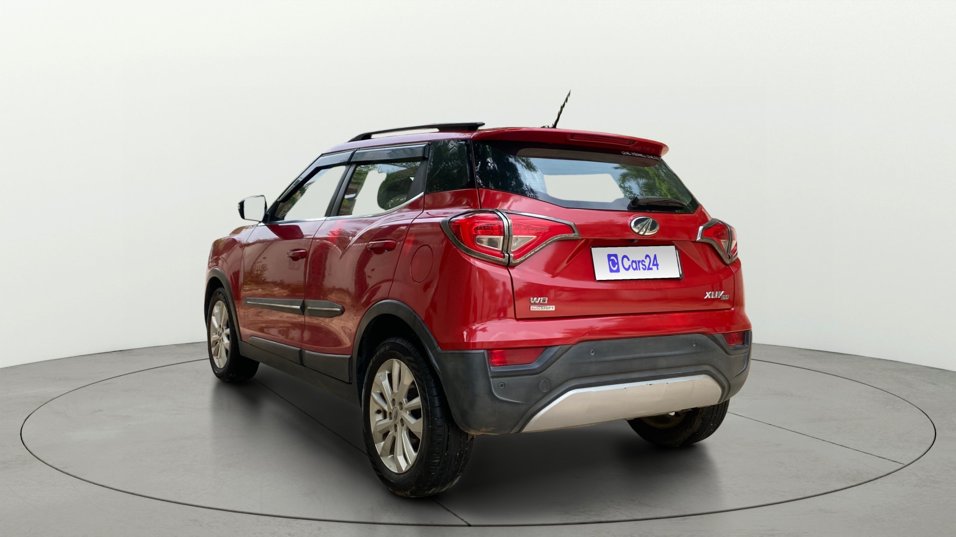 View 2019 Mahindra XUV300 W4 Petrol BS IV Image 2 Used 2019 Mahindra XUV300 W4 Petrol BS IV Image 2