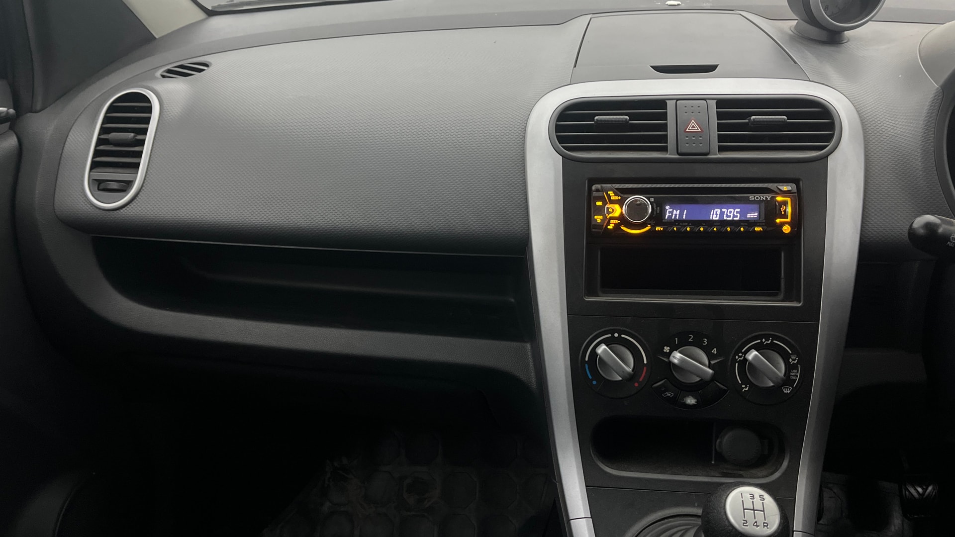 View 2014 Maruti Suzuki 1000 Base Variant Image 17 Used 2014 Maruti Suzuki 1000 Base Variant Image 17