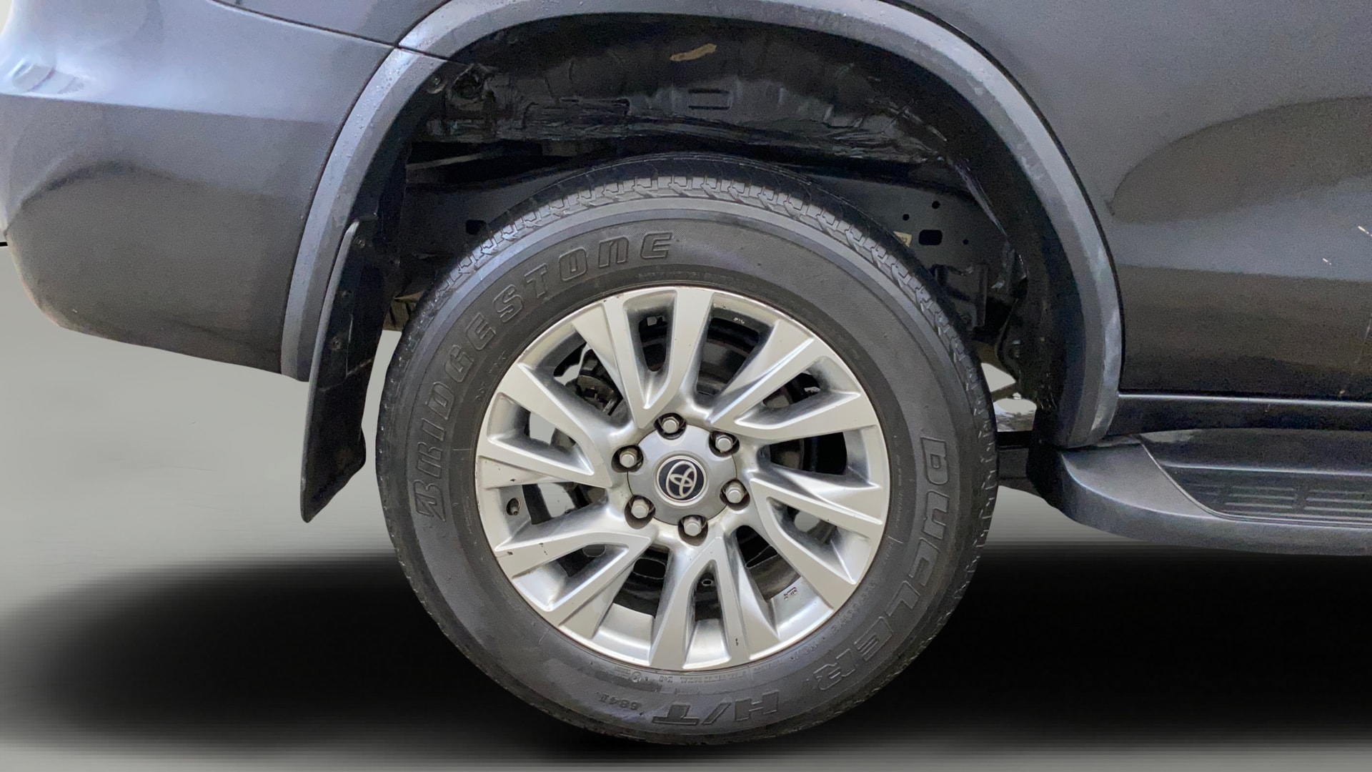 View 2023 Toyota Fortuner 2.7 4X2 AT BS IV Image 35 Used 2023 Toyota Fortuner 2.7 4X2 AT BS IV Image 35