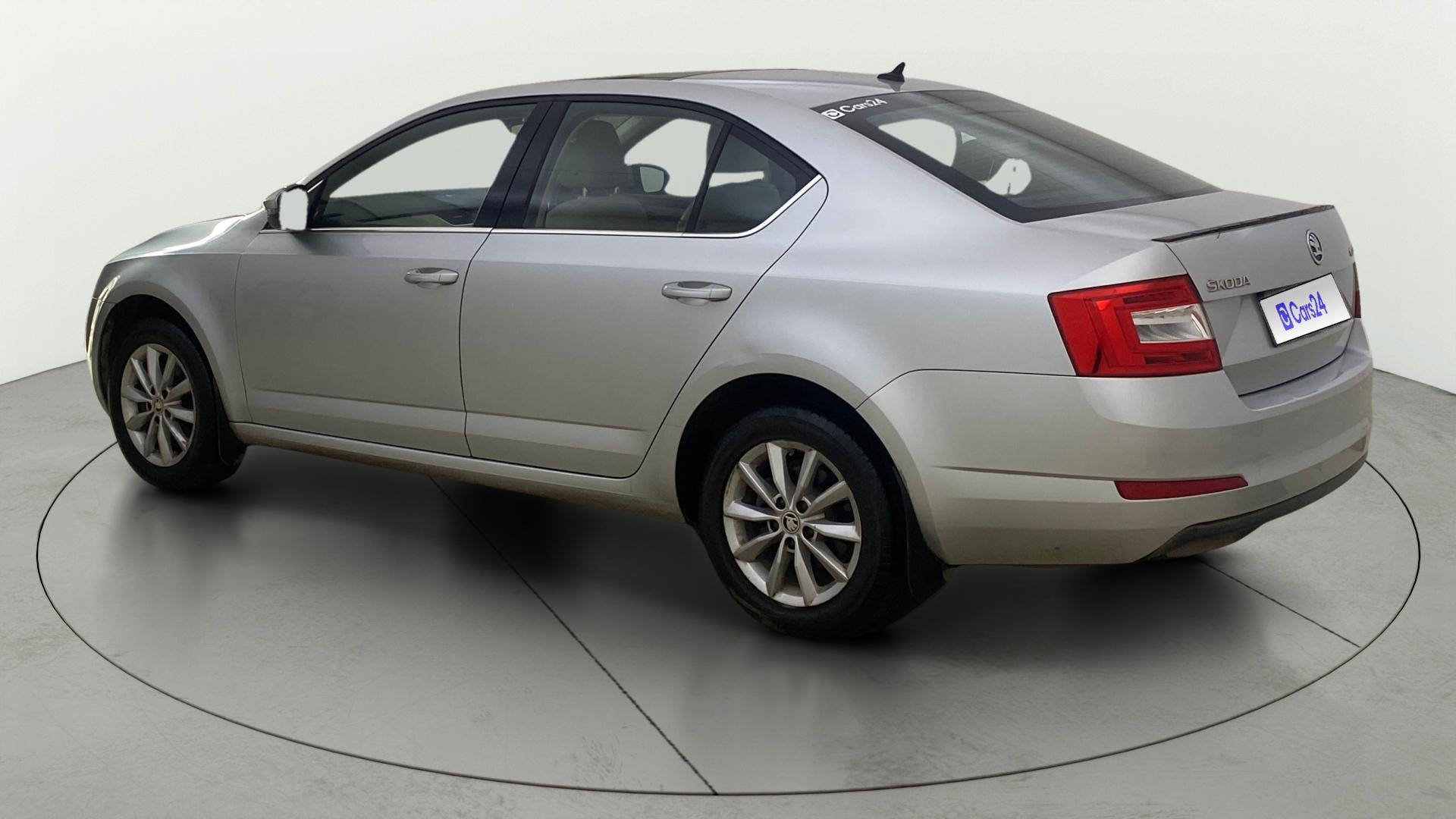 View 2016 Skoda Octavia 1.4 Style TSI MT Image 2 Used 2016 Skoda Octavia 1.4 Style TSI MT Image 2