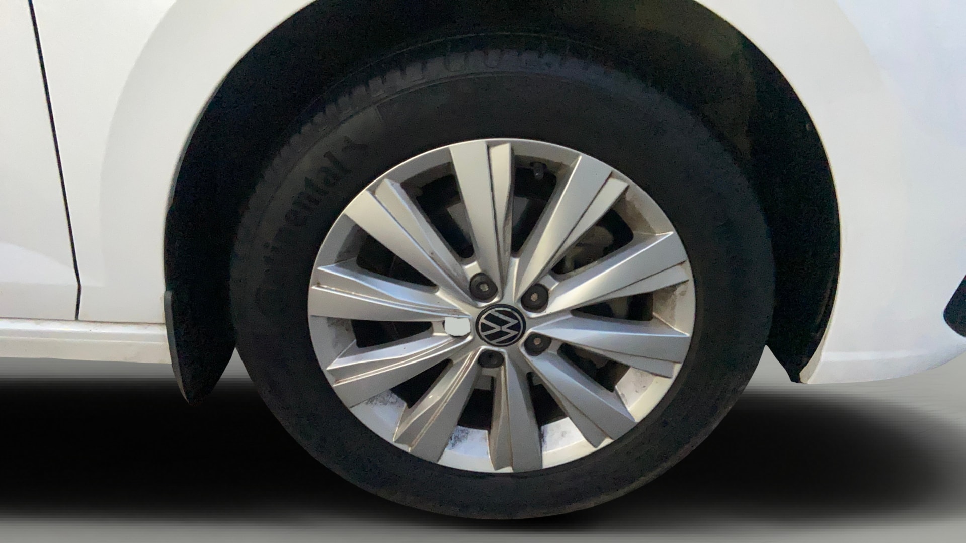 View 2023 Volkswagen Virtus Topline 1.0 TSI MT Image 42 Used 2023 Volkswagen Virtus Topline 1.0 TSI MT Image 42
