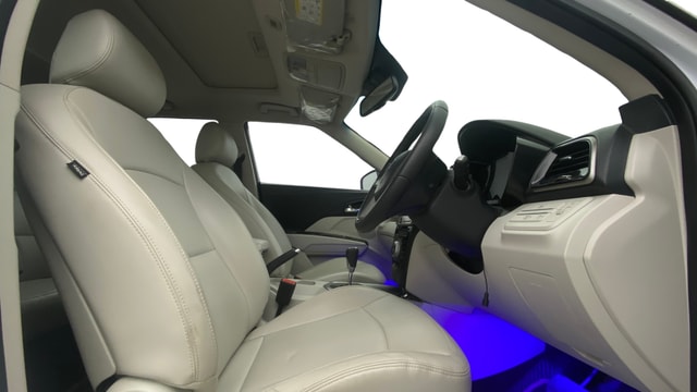 View Mahindra XUV300 Image 28 Used Mahindra XUV300 Image 28