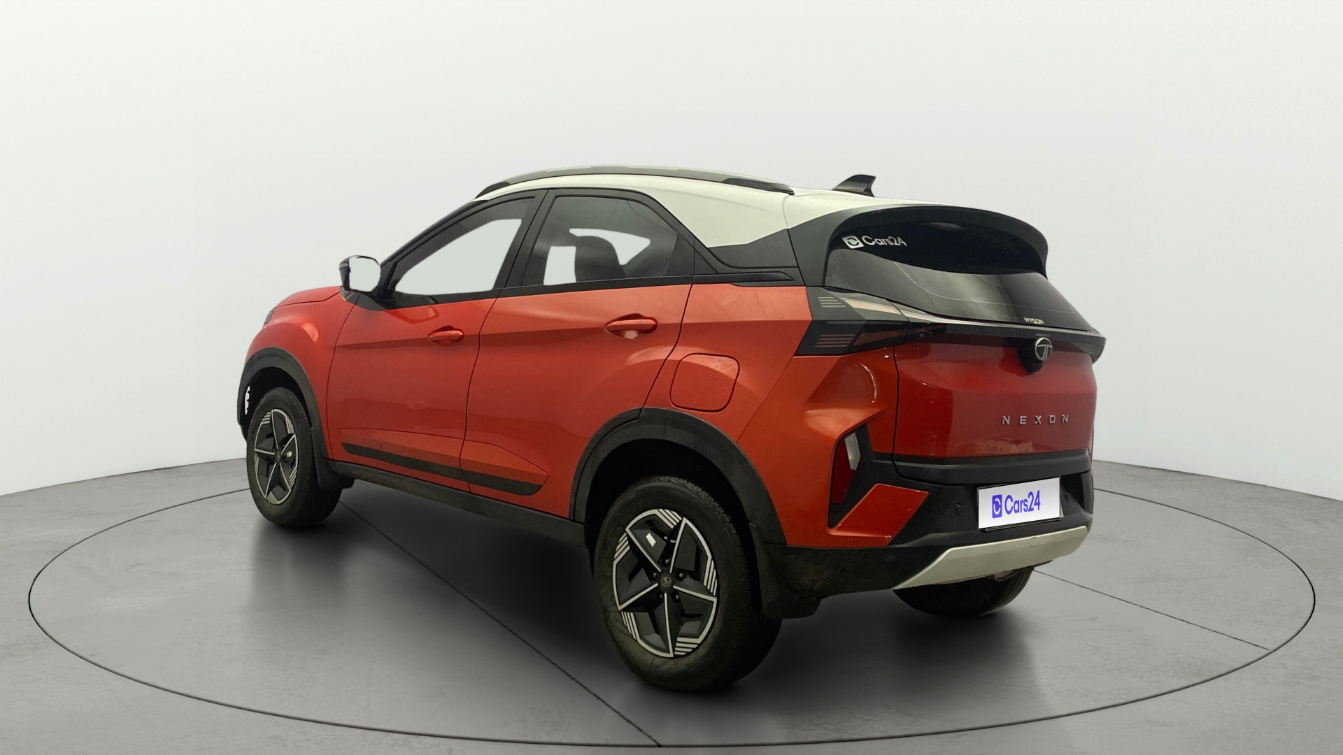 View 2024 Tata Nexon Revotron XE Image 2 Used 2024 Tata Nexon Revotron XE Image 2
