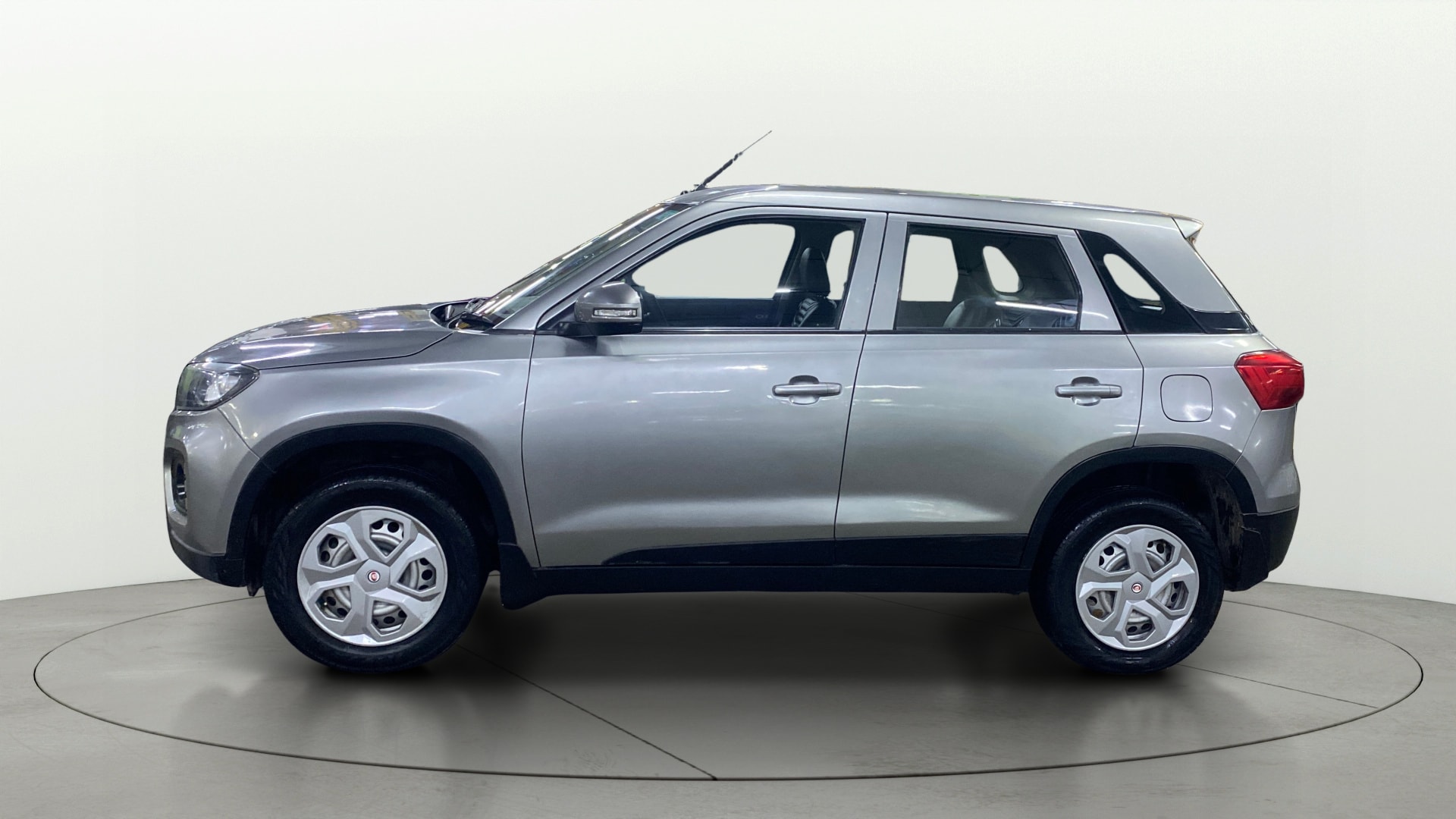 View 2020 Maruti Suzuki 1000 Base Variant Image 5 Used 2020 Maruti Suzuki 1000 Base Variant Image 5