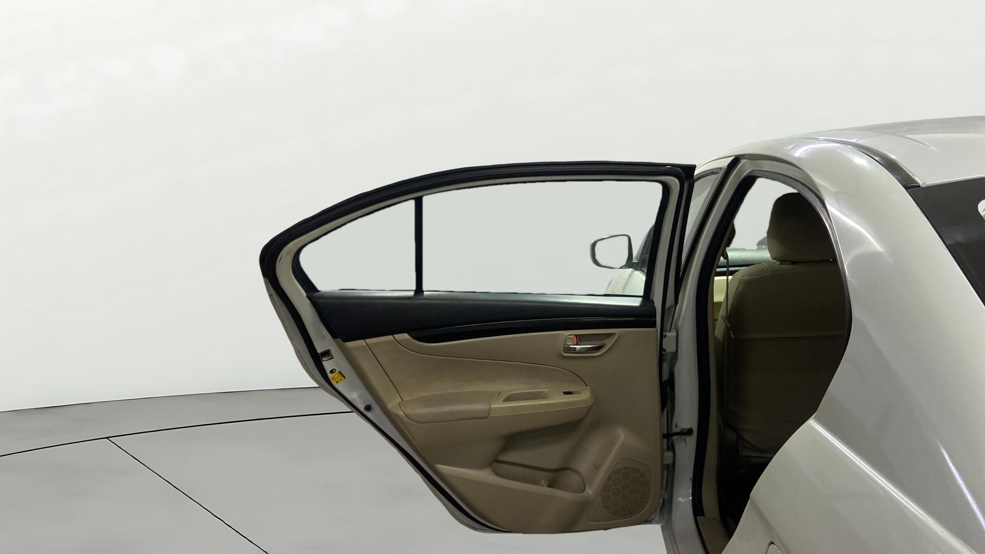 View 2015 Maruti Suzuki 1000 Base Variant Image 22 Used 2015 Maruti Suzuki 1000 Base Variant Image 22