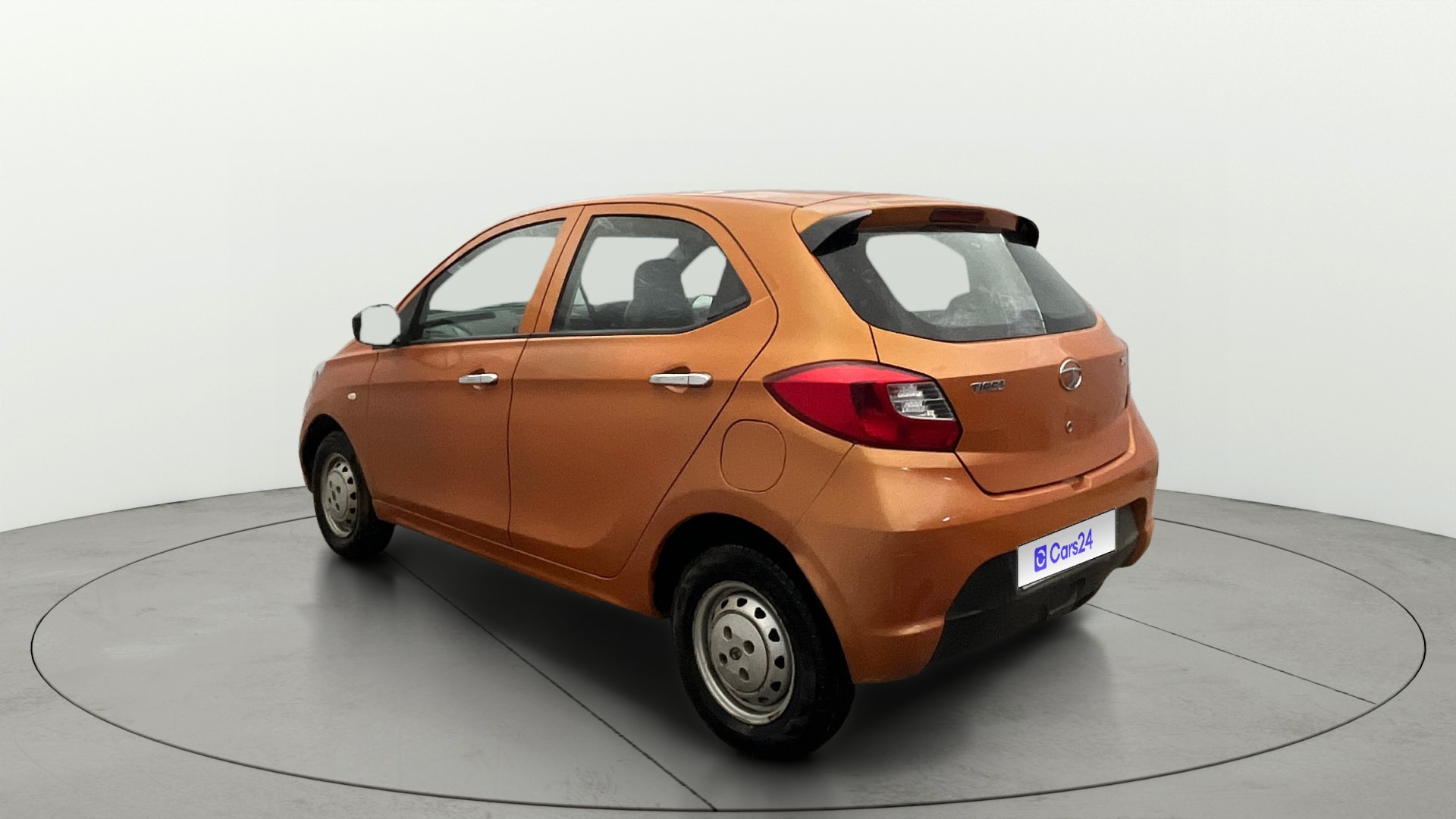 View 2017 Tata Tiago Revotorq XB Image 2 Used 2017 Tata Tiago Revotorq XB Image 2