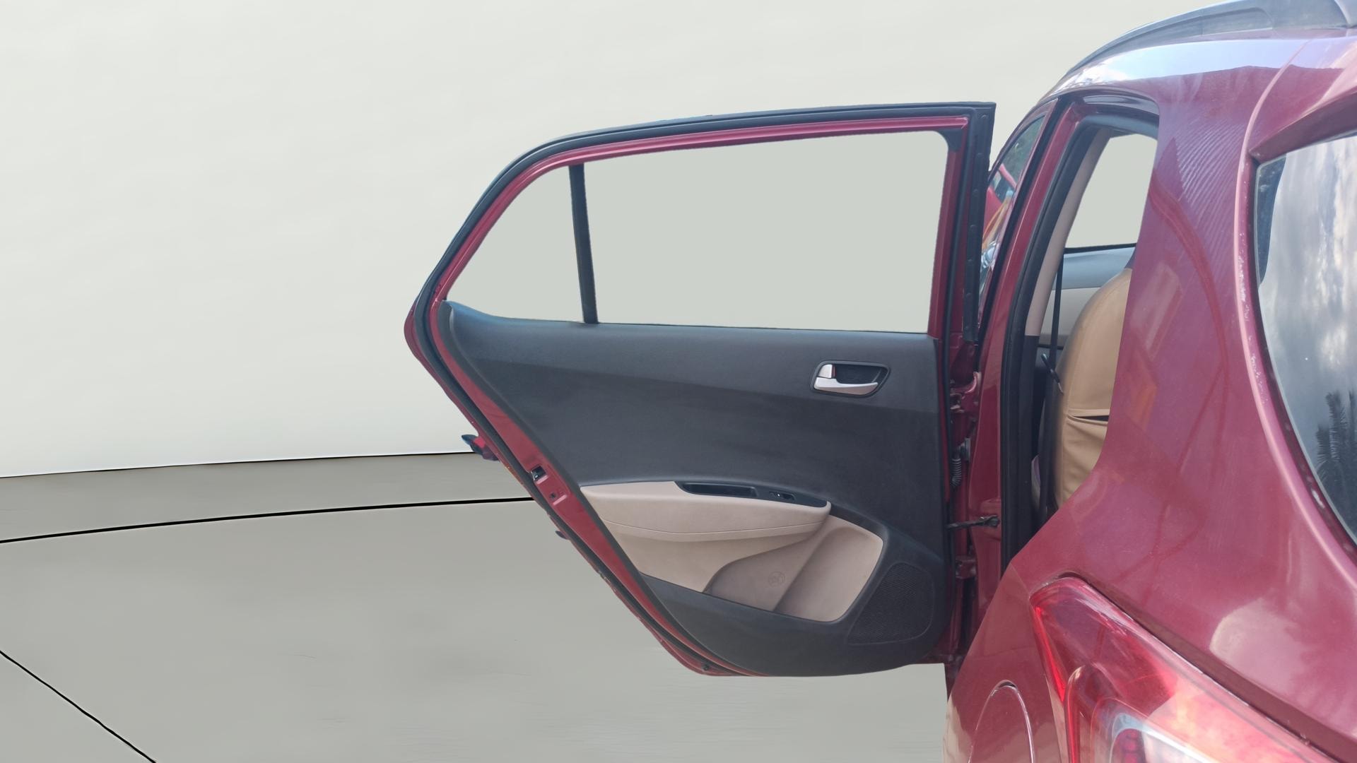 View 2014 Hyundai Grand i10 1.2 Sportz AT Petrol Image 22 Used 2014 Hyundai Grand i10 1.2 Sportz AT Petrol Image 22