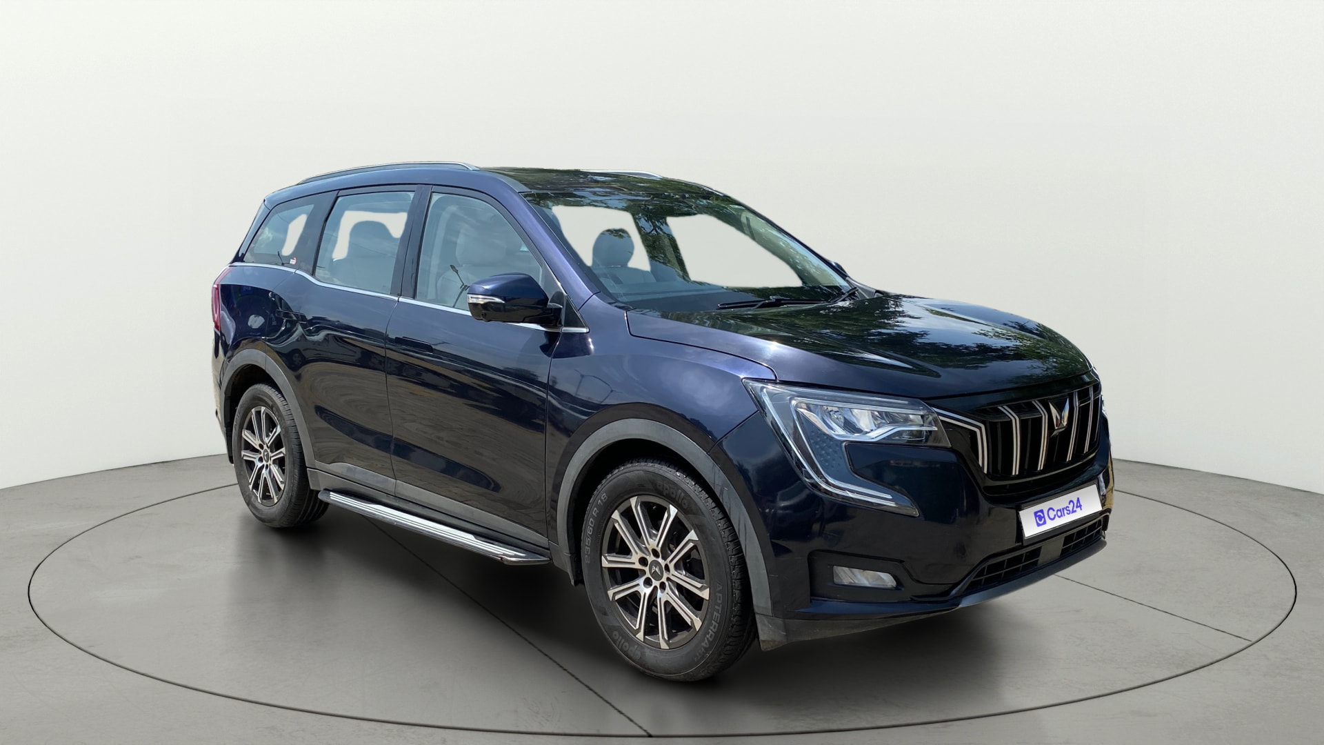 View 2022 Mahindra XUV700 MX Petrol 5 STR Image 24 Used 2022 Mahindra XUV700 MX Petrol 5 STR Image 24