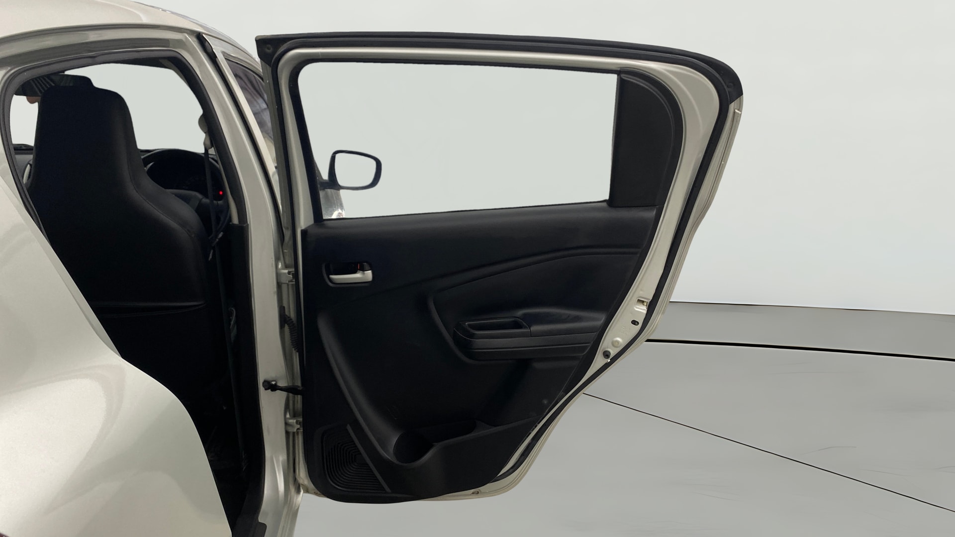 View 2022 Maruti Suzuki 1000 Base Variant Image 7 Used 2022 Maruti Suzuki 1000 Base Variant Image 7