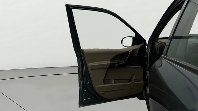 View Mahindra XUV500 Image 32 Used Mahindra XUV500 Image 32