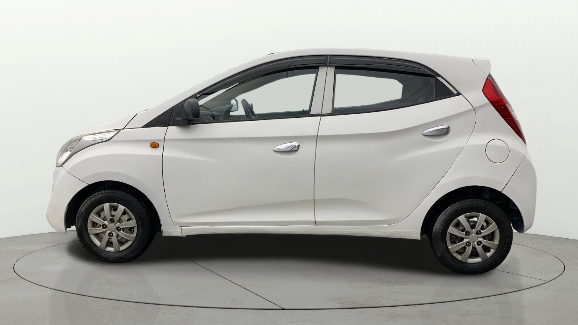 View 2016 Hyundai EON Era Plus Image 5 Used 2016 Hyundai EON Era Plus Image 5