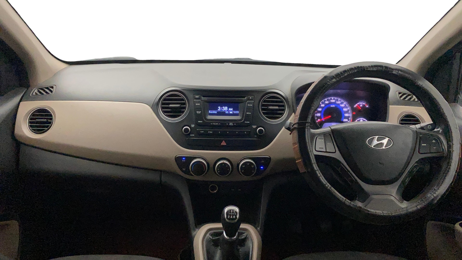 View 2015 Hyundai Grand i10 Sportz 1.2 Kappa Image 15 Used 2015 Hyundai Grand i10 Sportz 1.2 Kappa Image 15