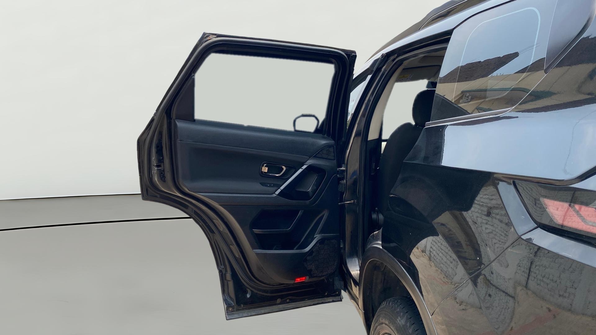 View 2022 Tata Safari XT Plus Image 15 Used 2022 Tata Safari XT Plus Image 15