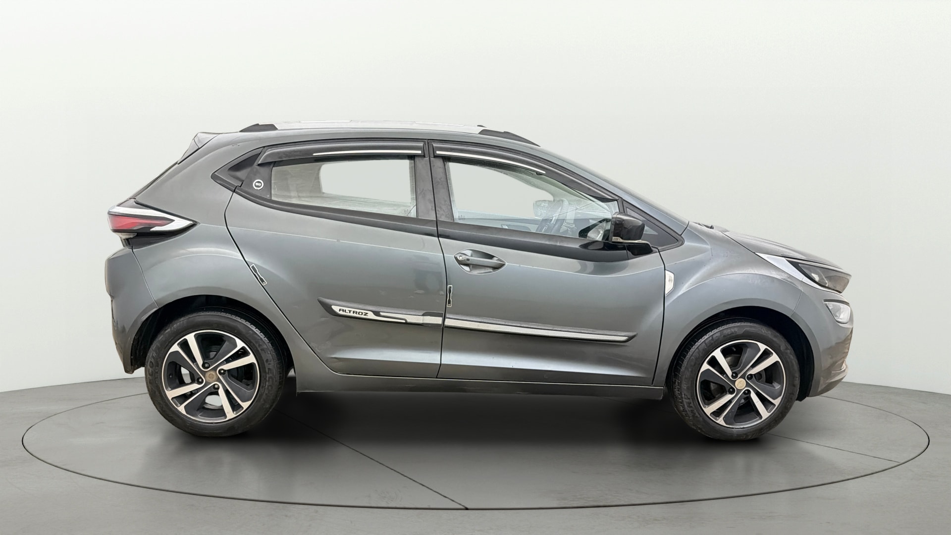 View 2023 Tata Altroz XZ Petrol Image 8 Used 2023 Tata Altroz XZ Petrol Image 8