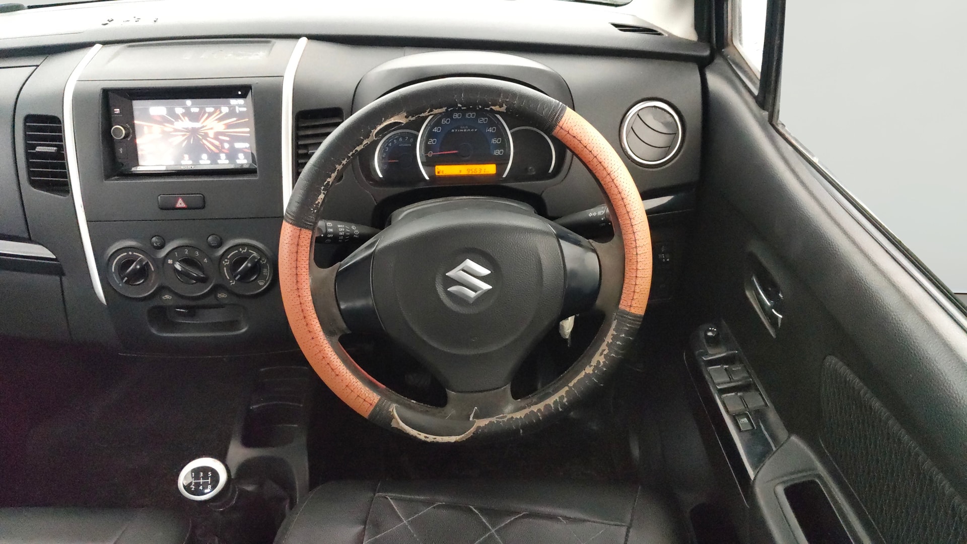 View 2014 Maruti Suzuki Stingray LXI Image 20 Used 2014 Maruti Suzuki Stingray LXI Image 20