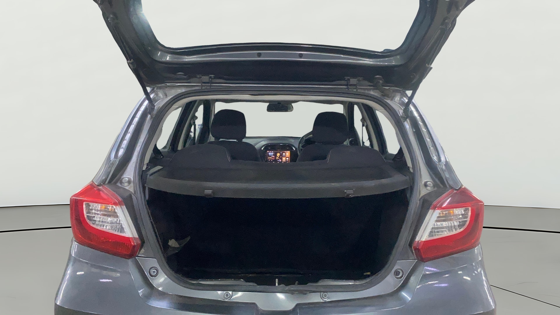 View 2020 Tata Tiago Revotorq XB Image 43 Used 2020 Tata Tiago Revotorq XB Image 43