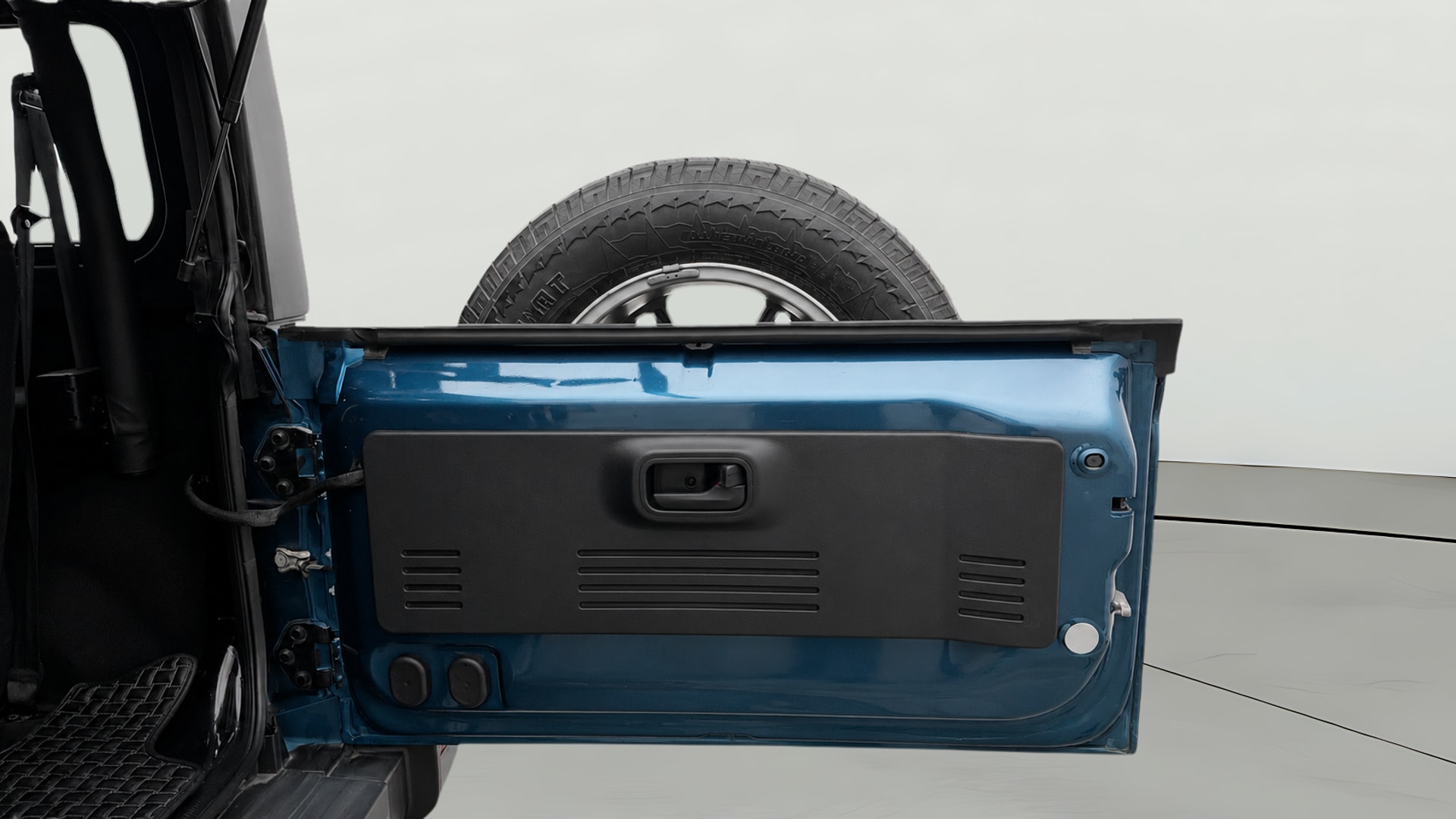 View 2023 Mahindra Thar AX Standard Manual Soft Top 6 Seater Image 15 Used 2023 Mahindra Thar AX Standard Manual Soft Top 6 Seater Image 15