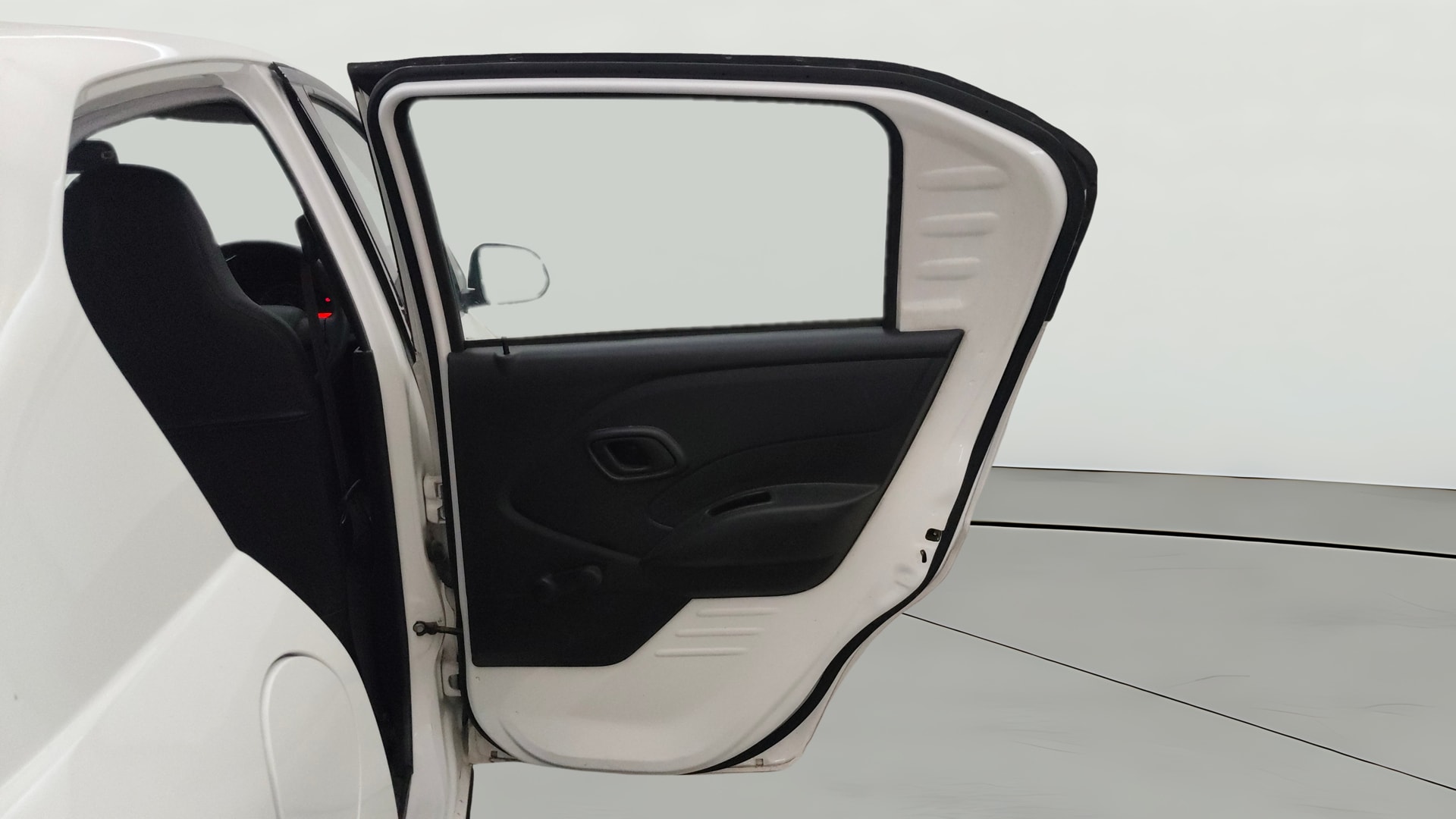 View 2017 Datsun Redi GO T(O) 1.0L- Limited Edition Image 7 Used 2017 Datsun Redi GO T(O) 1.0L- Limited Edition Image 7