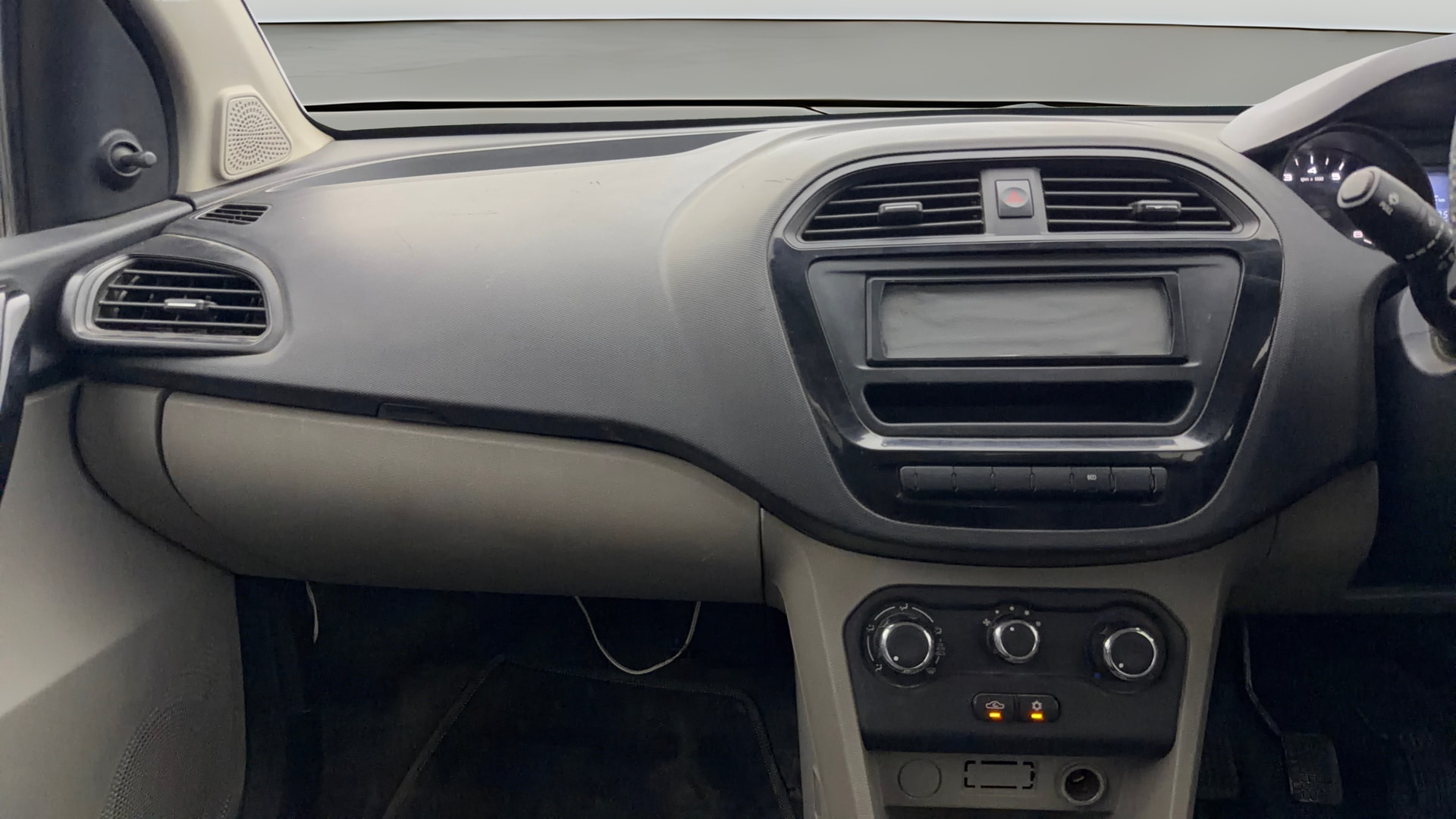 View 2018 Tata Tiago Revotorq XB Image 17 Used 2018 Tata Tiago Revotorq XB Image 17