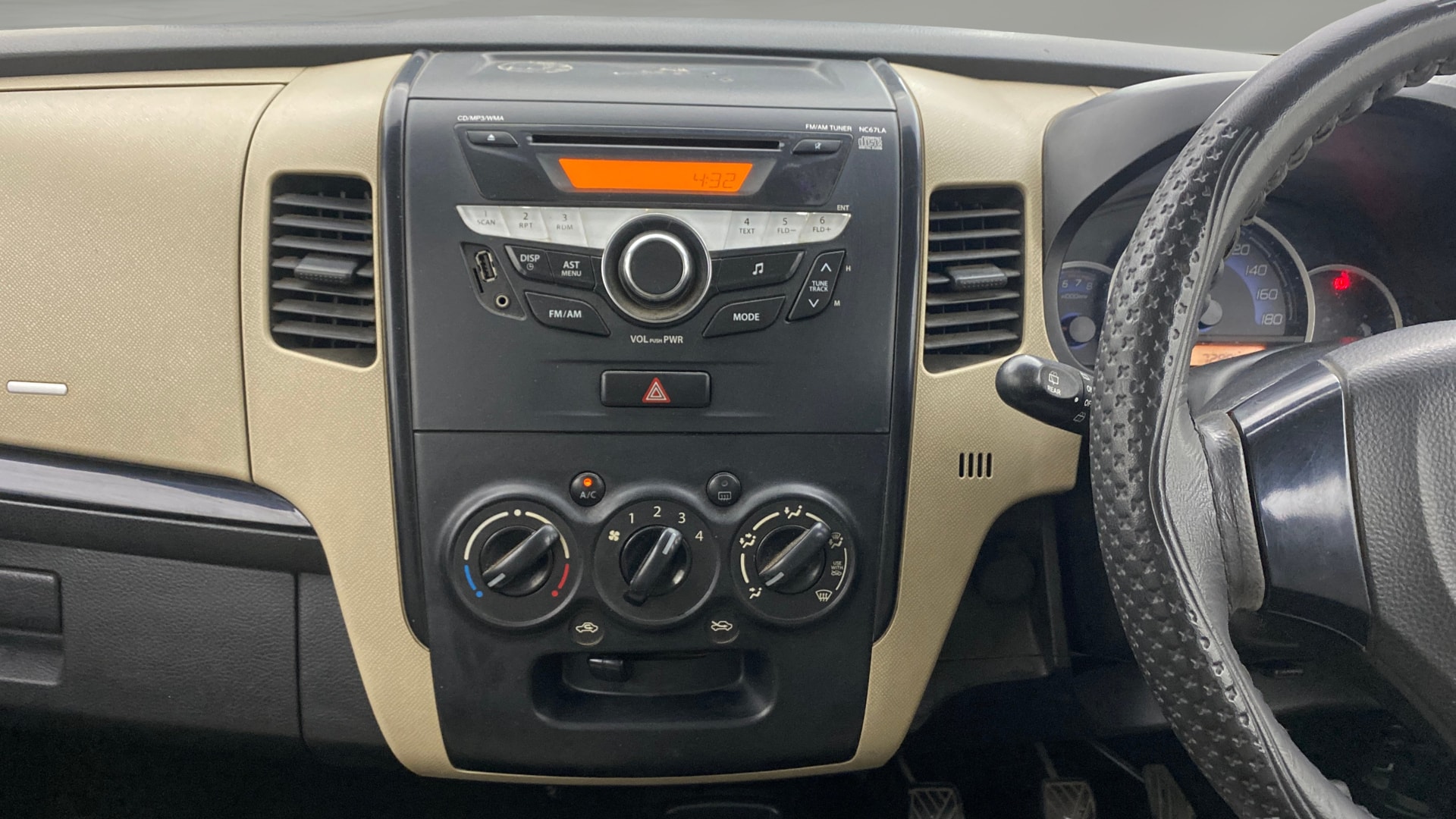 View 2017 Maruti Suzuki 1000 Base Variant Image 17 Used 2017 Maruti Suzuki 1000 Base Variant Image 17