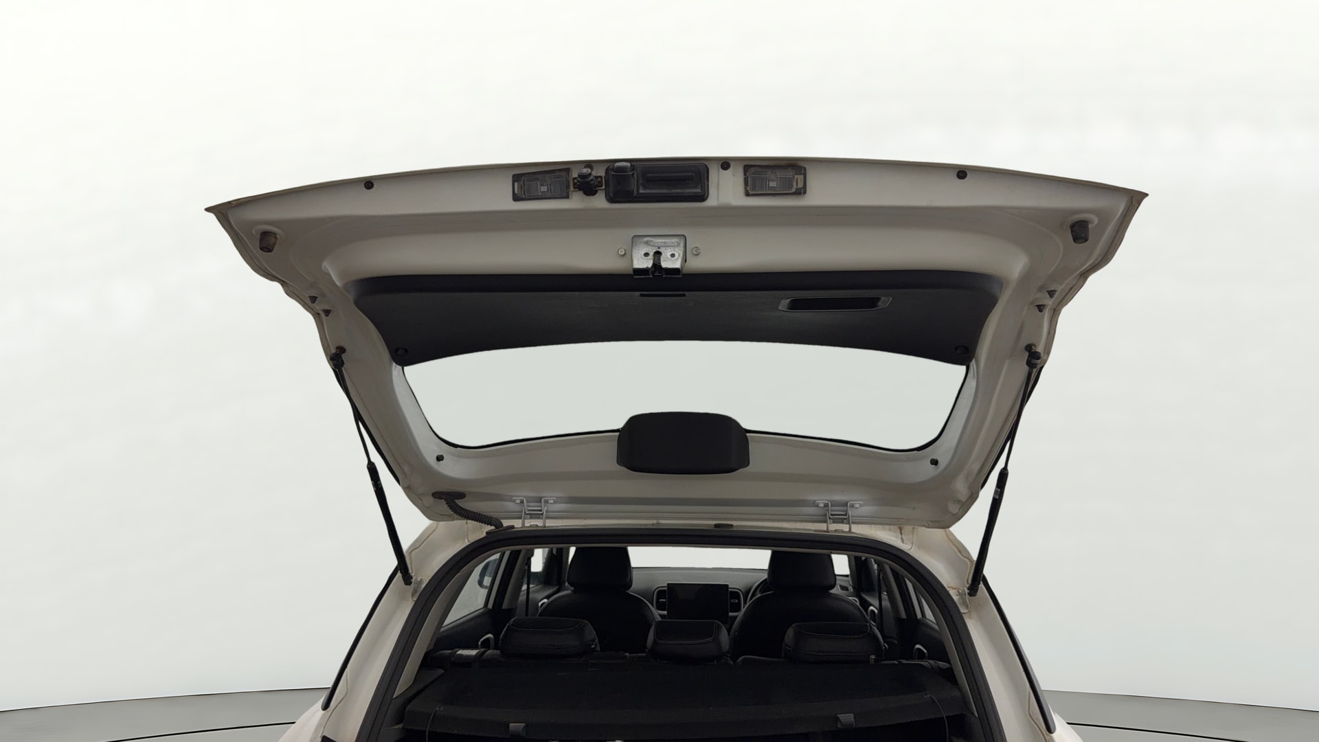 View 2024 Hyundai Venue E 1.2 Petrol BS IV Image 16 Used 2024 Hyundai Venue E 1.2 Petrol BS IV Image 16