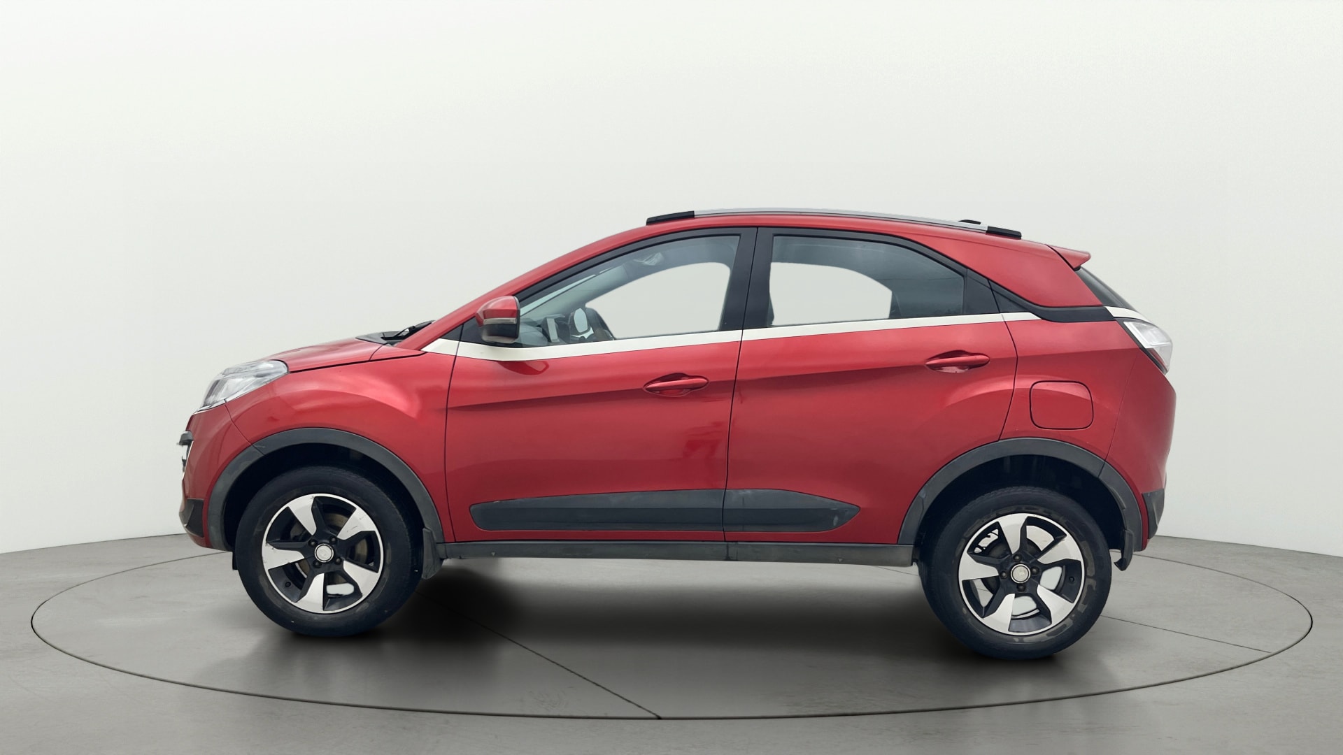 View 2019 Tata Nexon XZ Plus Diesel Image 5 Used 2019 Tata Nexon XZ Plus Diesel Image 5