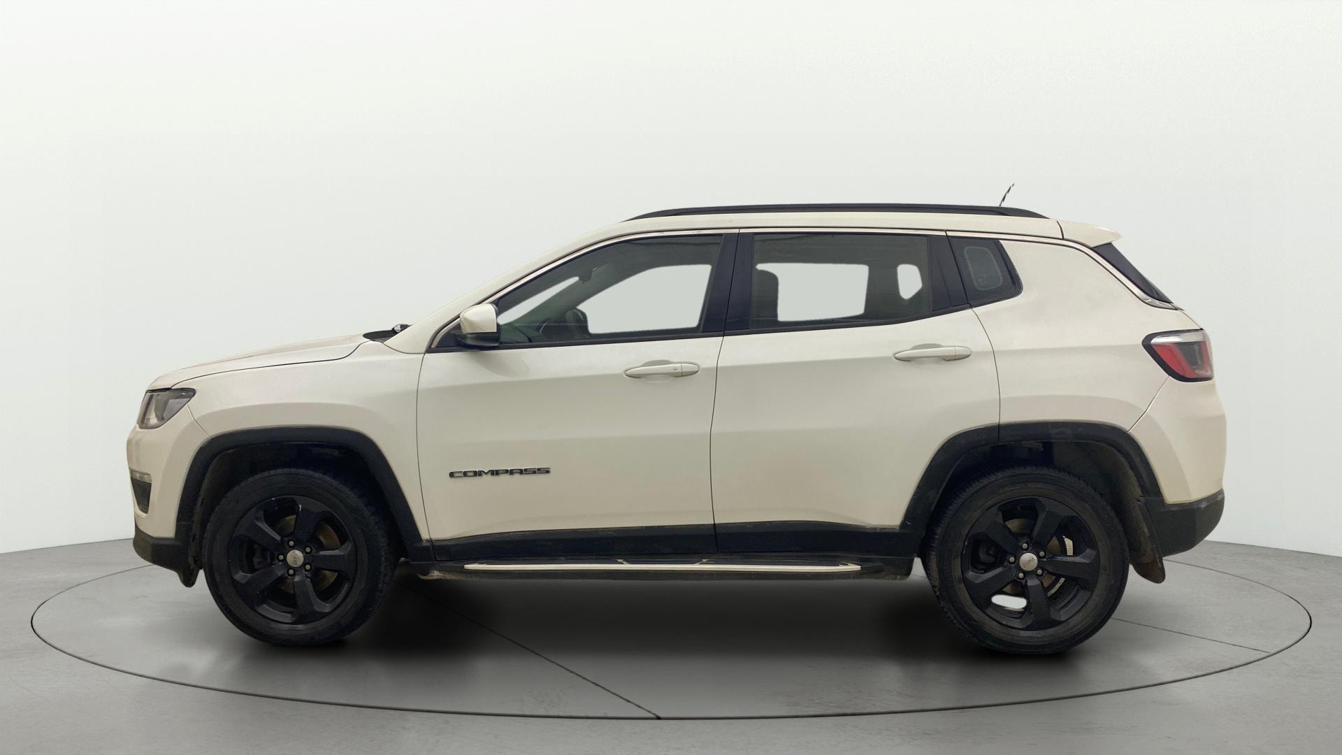 View 2017 Jeep Compass Longitude (O) 2.0 Diesel MT Image 5 Used 2017 Jeep Compass Longitude (O) 2.0 Diesel MT Image 5