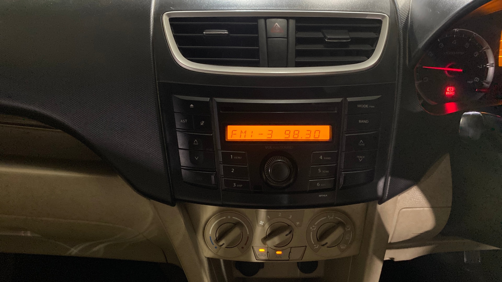 View 2014 Maruti Suzuki 1000 Base Variant Image 17 Used 2014 Maruti Suzuki 1000 Base Variant Image 17