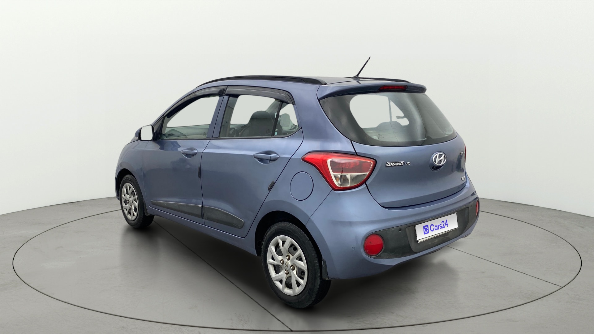 View 2017 Hyundai Grand i10 1.2 Sportz(O) Petrol Image 2 Used 2017 Hyundai Grand i10 1.2 Sportz(O) Petrol Image 2