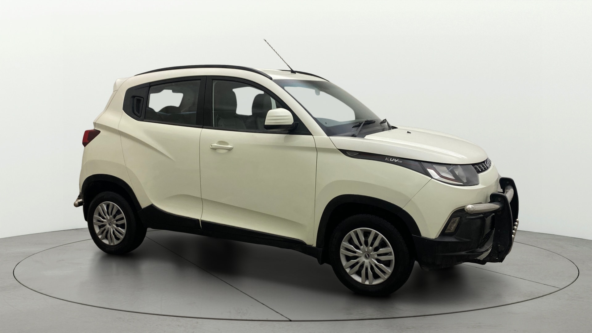 Used 2016 Mahindra KUV100 Used 2016 Mahindra KUV100