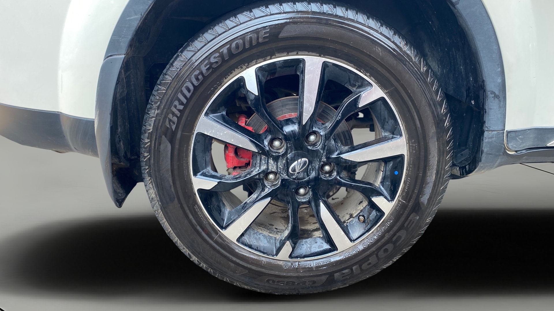 View 2021 Mahindra XUV500 W11 Image 35 Used 2021 Mahindra XUV500 W11 Image 35