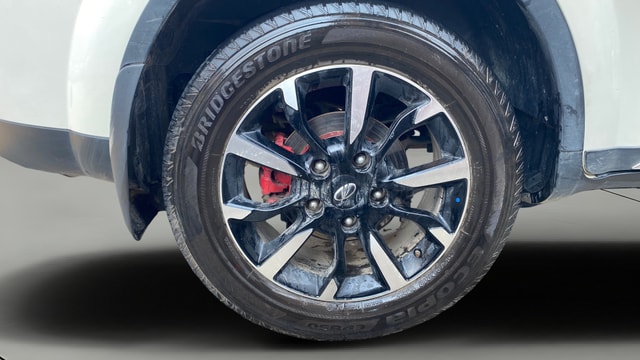 View Mahindra XUV500 Image 35 Used Mahindra XUV500 Image 35