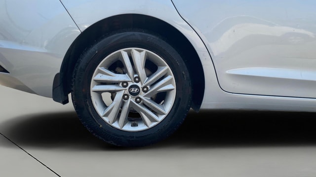 View Hyundai Elantra Image 25 Used Hyundai Elantra Image 25