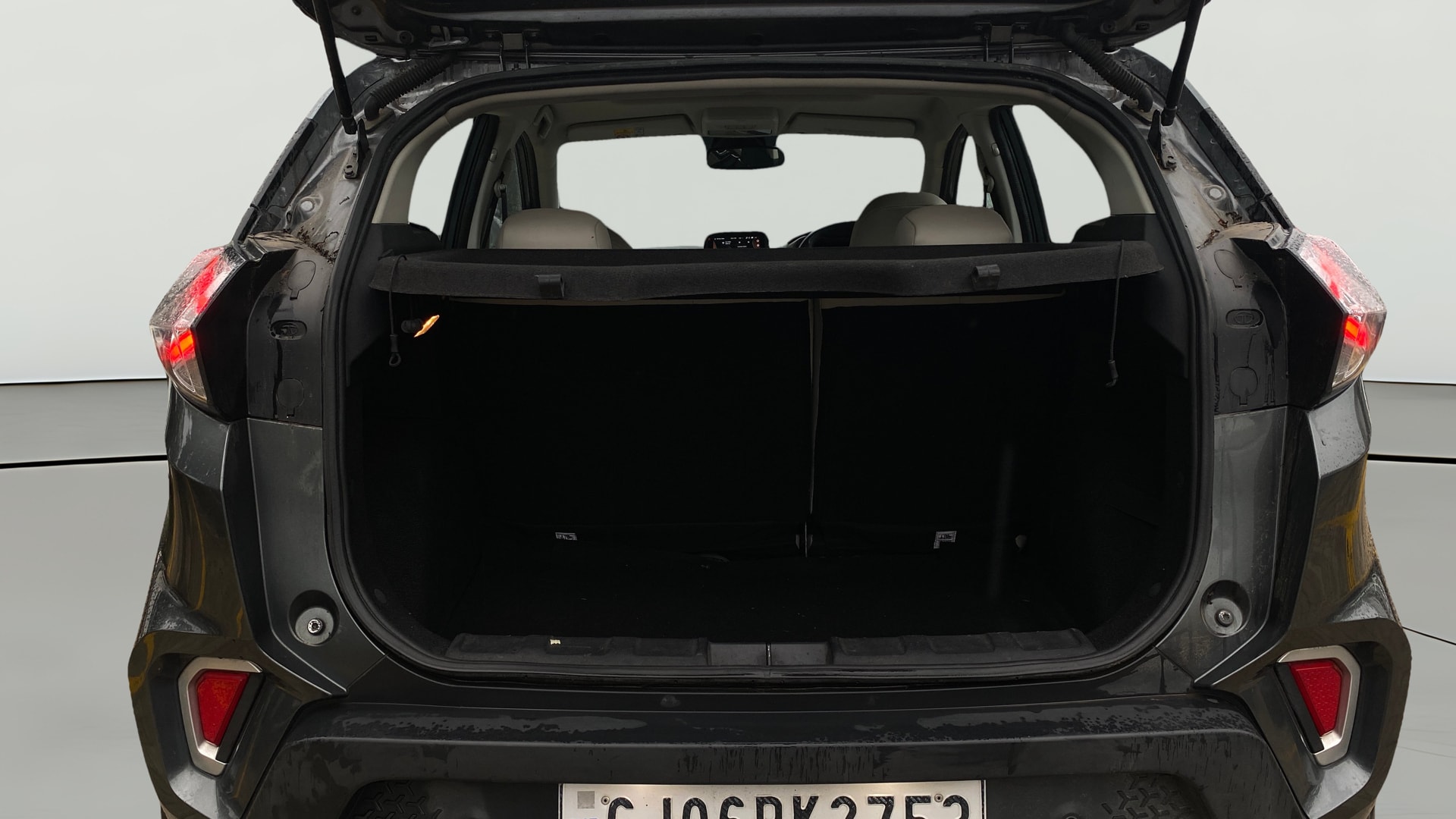 View 2022 Tata Nexon Revotron XE Image 43 Used 2022 Tata Nexon Revotron XE Image 43
