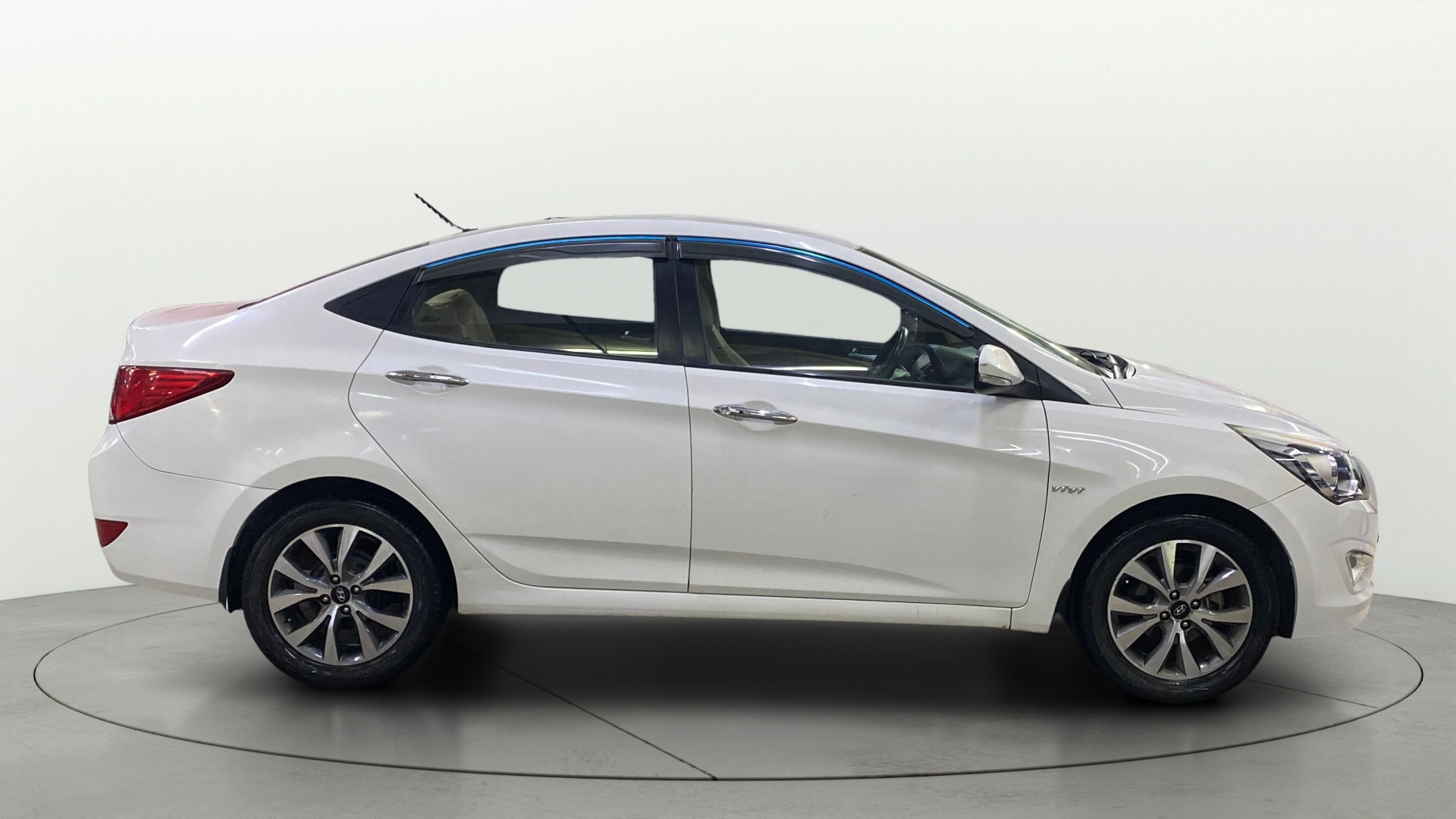 View 2015 Hyundai Fluidic Verna 1.6 VTVT S O Image 26 Used 2015 Hyundai Fluidic Verna 1.6 VTVT S O Image 26