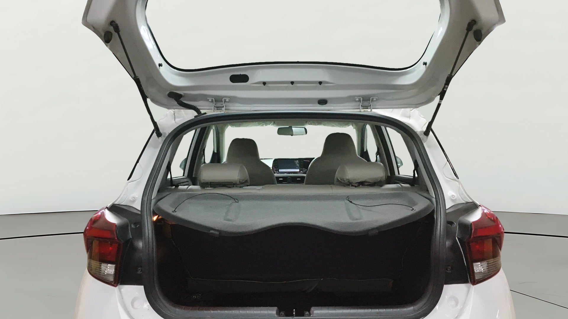 View 2023 Hyundai Grand i10 Nios Sportz Petrol AMT Image 39 Used 2023 Hyundai Grand i10 Nios Sportz Petrol AMT Image 39