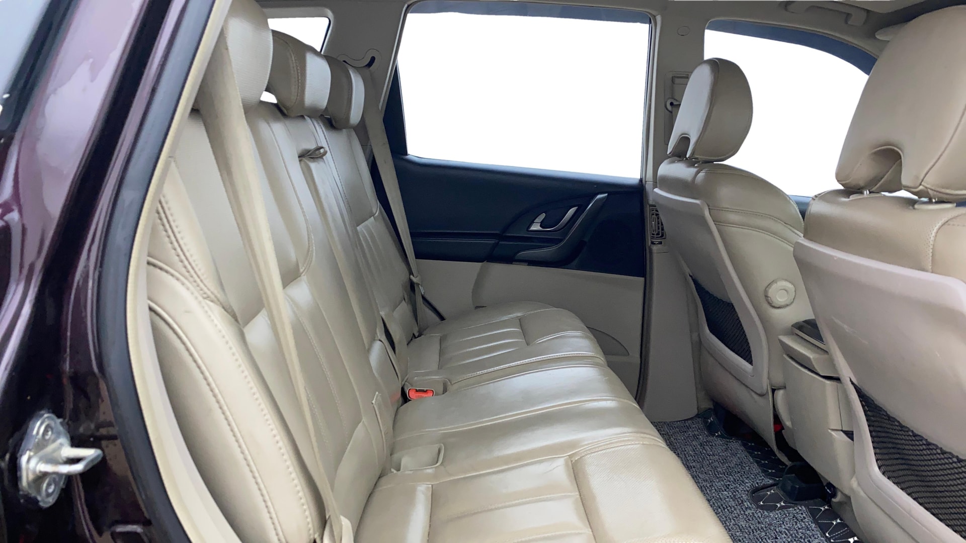 View 2017 Mahindra XUV500 W10 FWD Image 37 Used 2017 Mahindra XUV500 W10 FWD Image 37