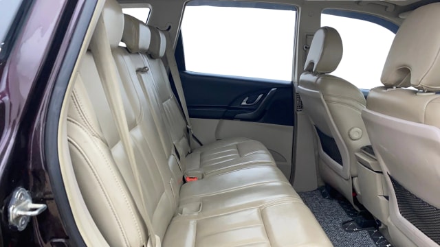View Mahindra XUV500 Image 37 Used Mahindra XUV500 Image 37