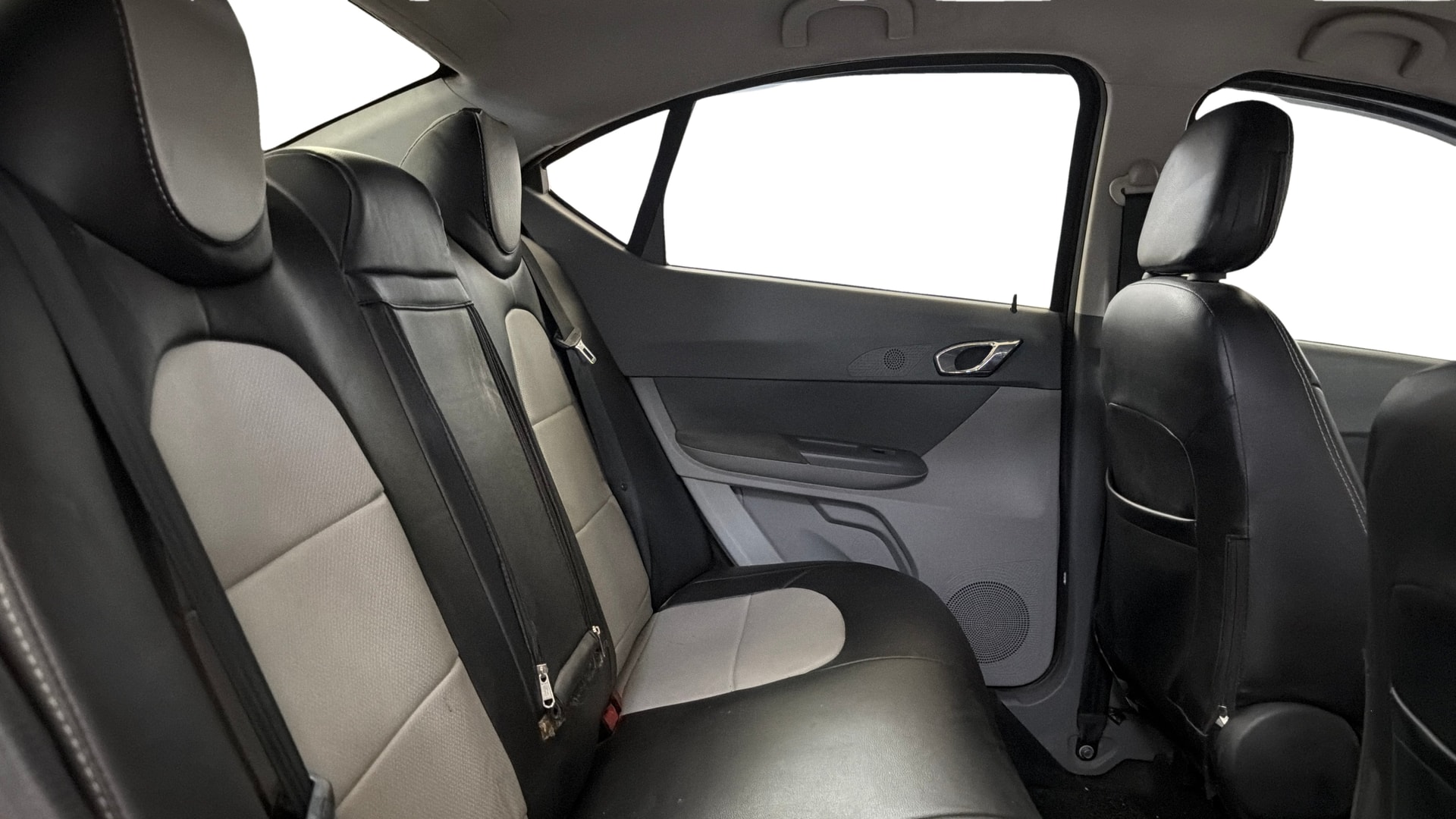 View 2020 Tata Tigor XE Diesel Image 29 Used 2020 Tata Tigor XE Diesel Image 29