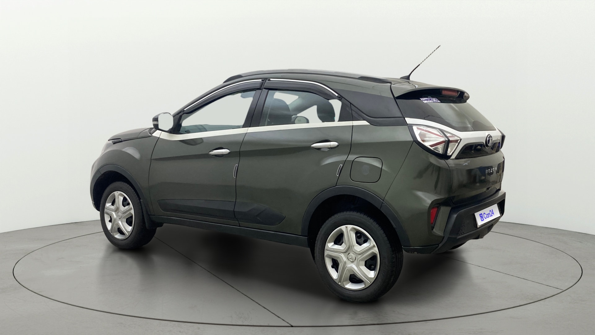 View 2023 Tata Nexon Revotron XE Image 2 Used 2023 Tata Nexon Revotron XE Image 2
