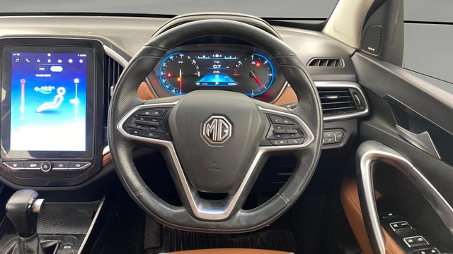 View MG Hector Plus Image 14 Used MG Hector Plus Image 14