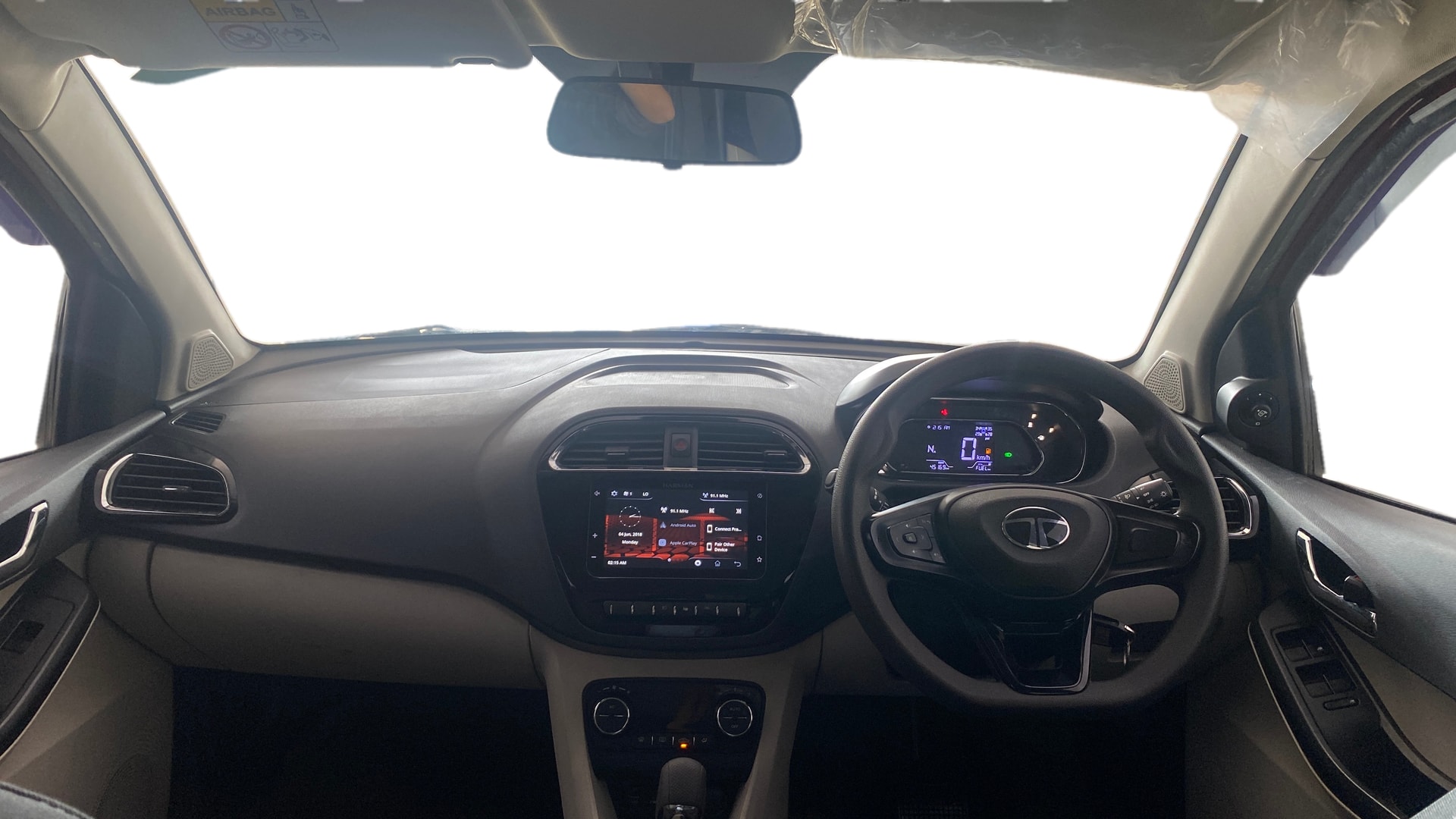 View 2024 Tata Tiago Revotorq XB Image 15 Used 2024 Tata Tiago Revotorq XB Image 15