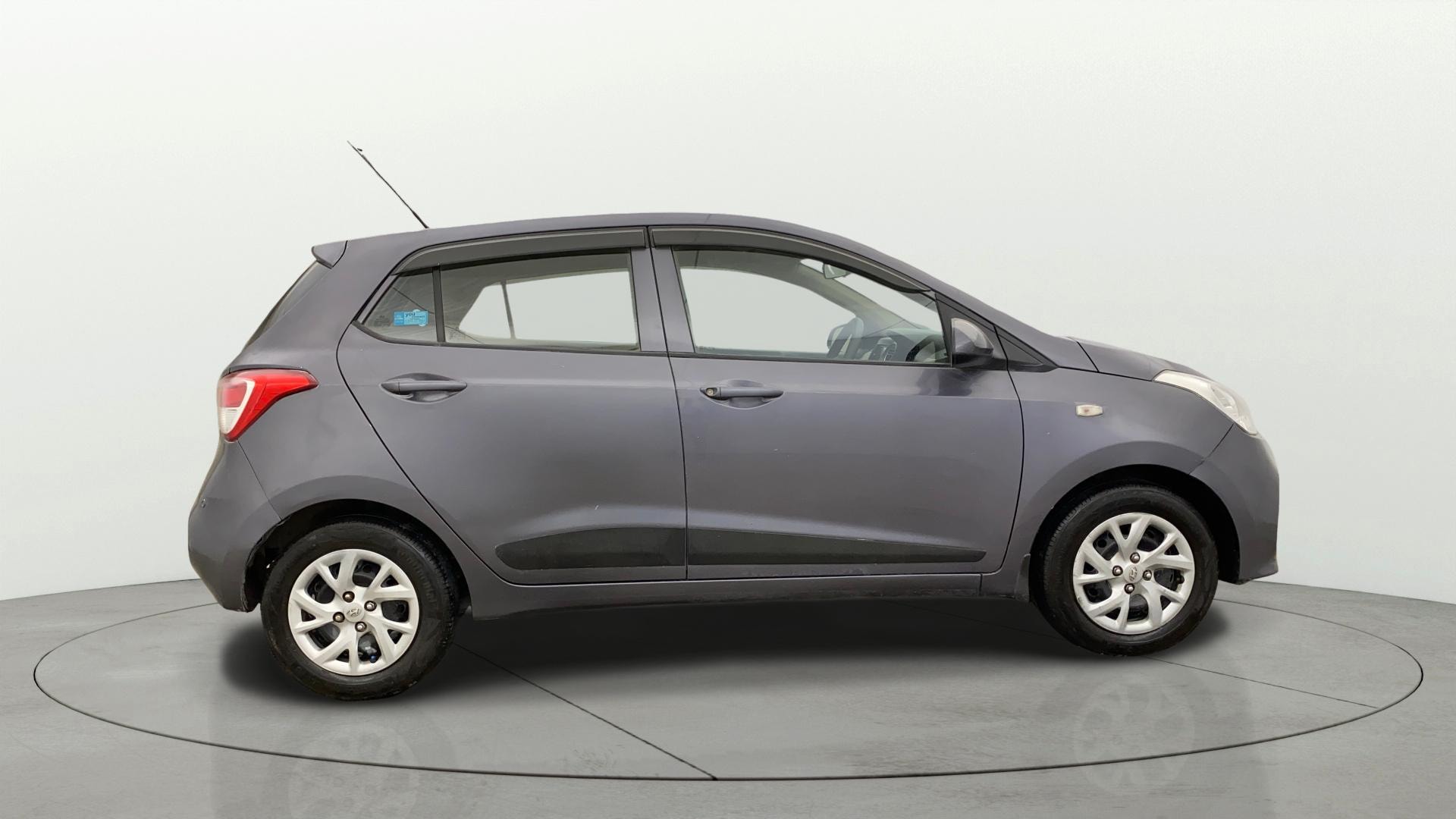 View 2017 Hyundai Grand i10 1.2 Magna Petrol AT Image 8 Used 2017 Hyundai Grand i10 1.2 Magna Petrol AT Image 8