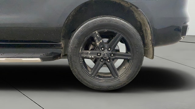 View Ford Endeavour Image 8 Used Ford Endeavour Image 8
