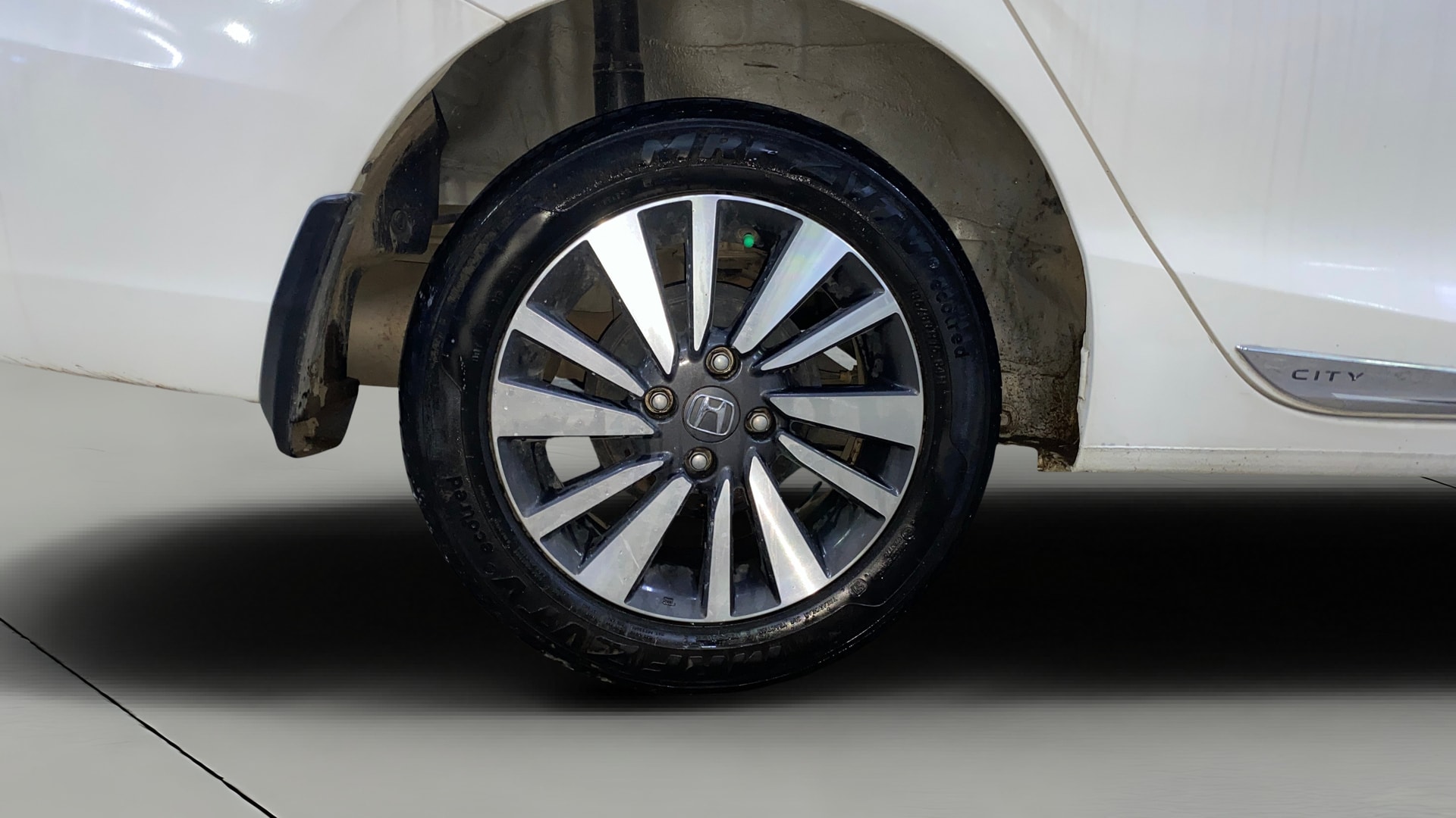 View 2023 Honda City ZX MT Diesel Anniversary Edition Image 25 Used 2023 Honda City ZX MT Diesel Anniversary Edition Image 25